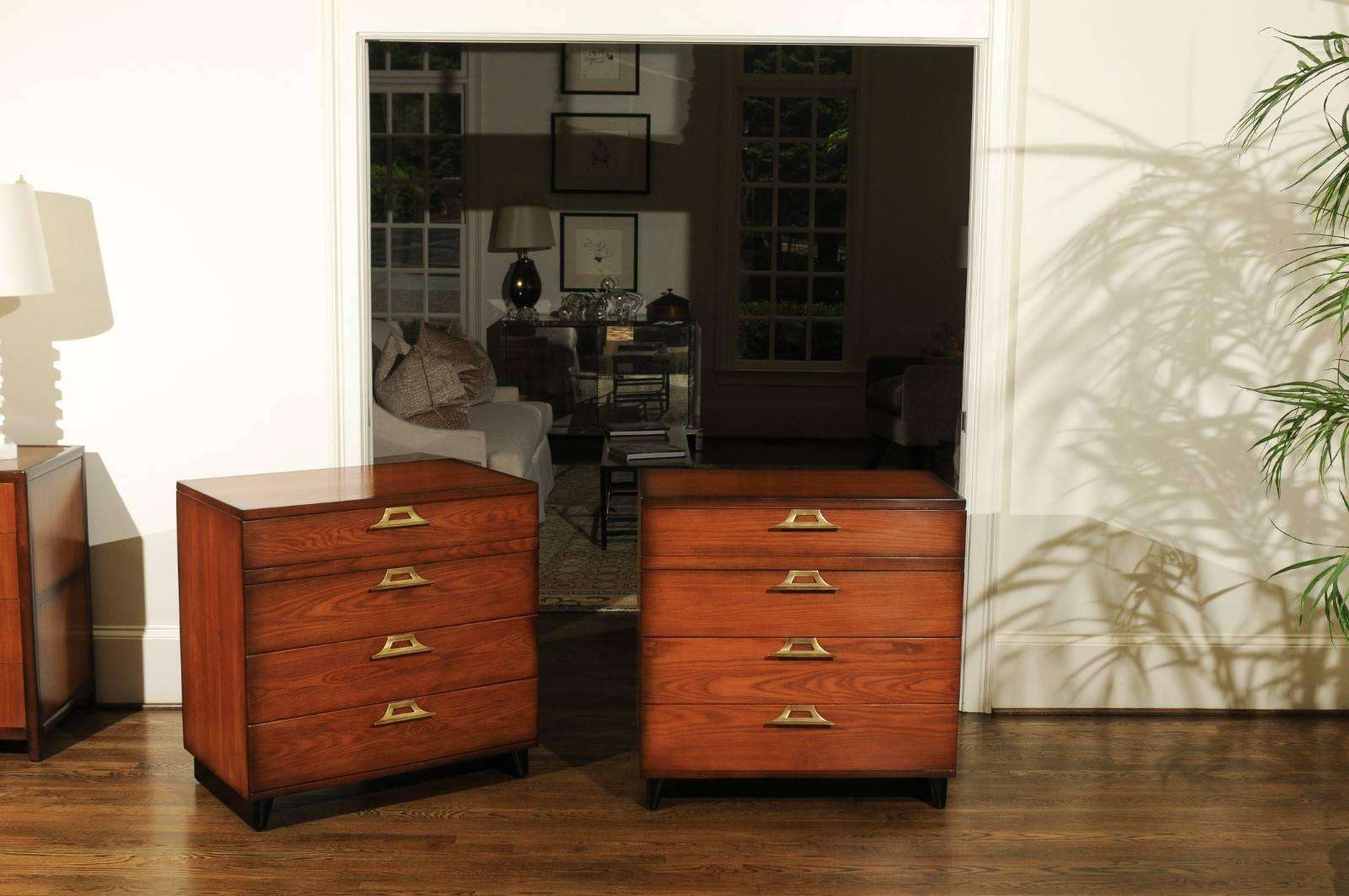 Mid-Century Modern Stellar Restored Pair of Pagoda Commodes by John Wisner for Ficks Reed For Sale