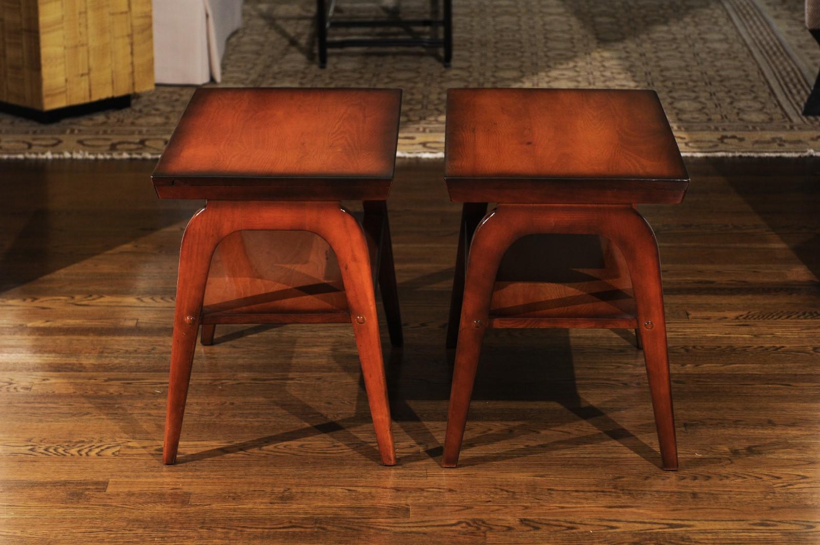 Paire de tables d'appoint rares restaurées et rares par John Wisner pour Ficks Reed, vers 1954 Excellent état - En vente à Atlanta, GA