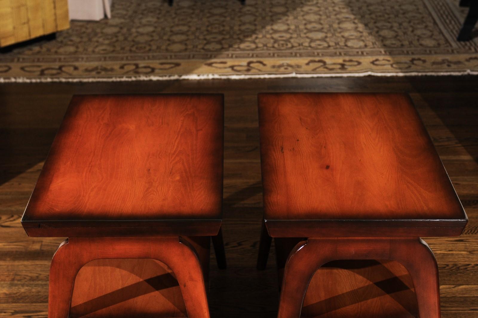 Milieu du XXe siècle Paire de tables d'appoint rares restaurées et rares par John Wisner pour Ficks Reed, vers 1954 en vente