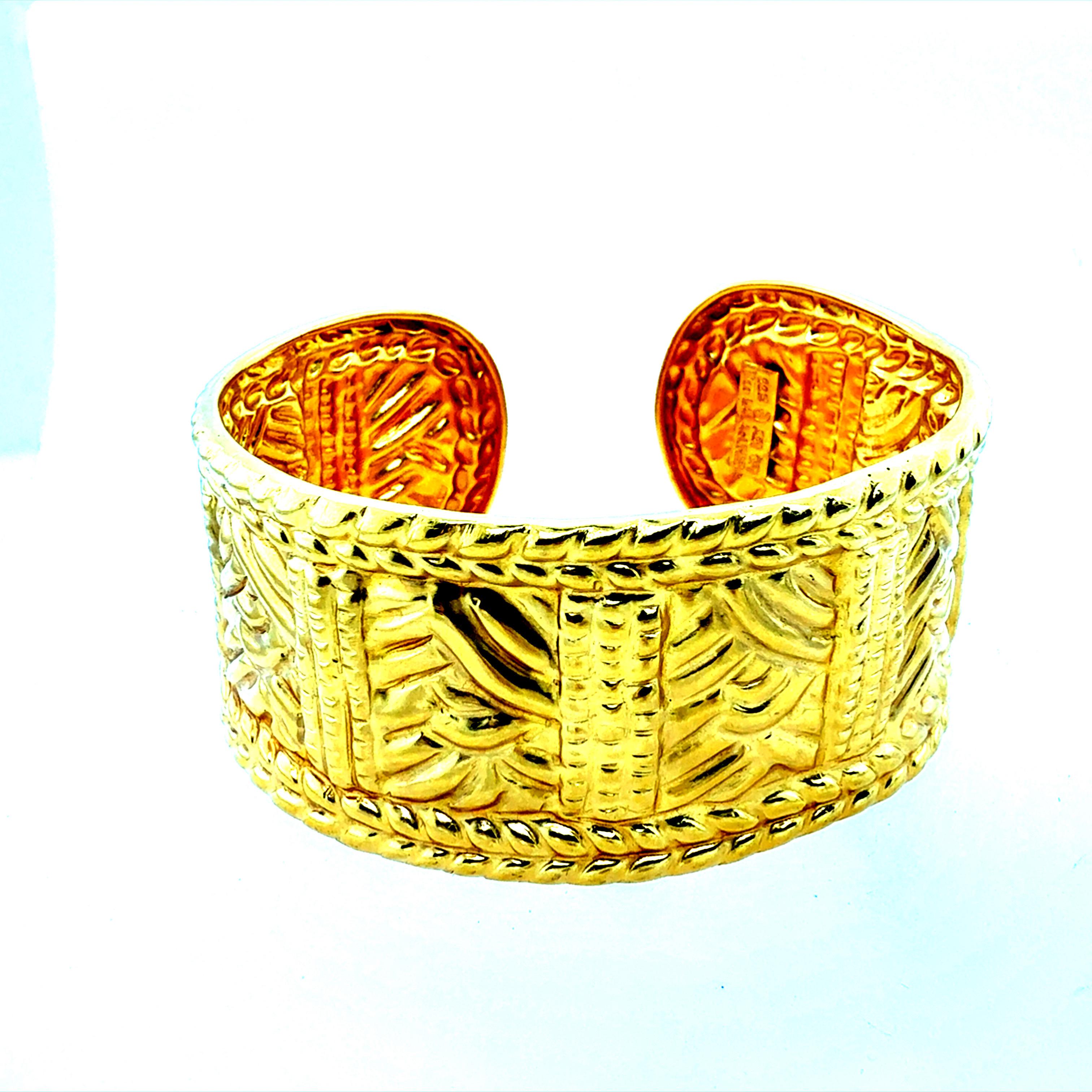 Rare Retro 22K Gold Ilias Lalaounis Statement Cuff Bracelet Circa 1970 In Good Condition For Sale In Los Angeles, CA