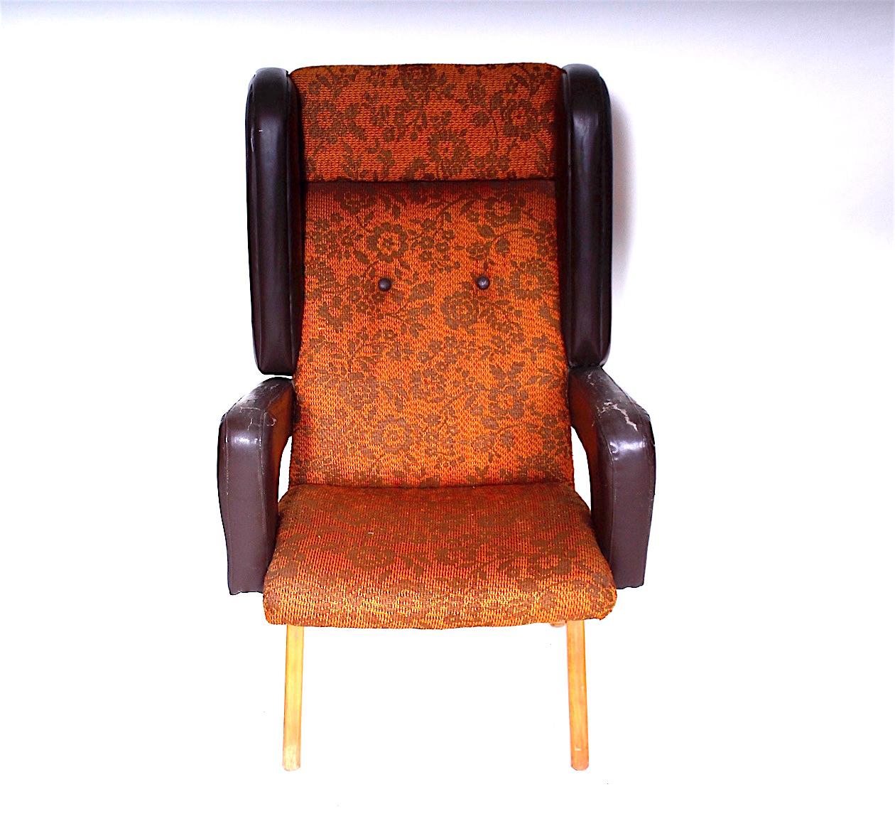 - Made in Czechoslovakia
- Made of wood, fabric
- Suitable for reupholstered
- Good, original condition.