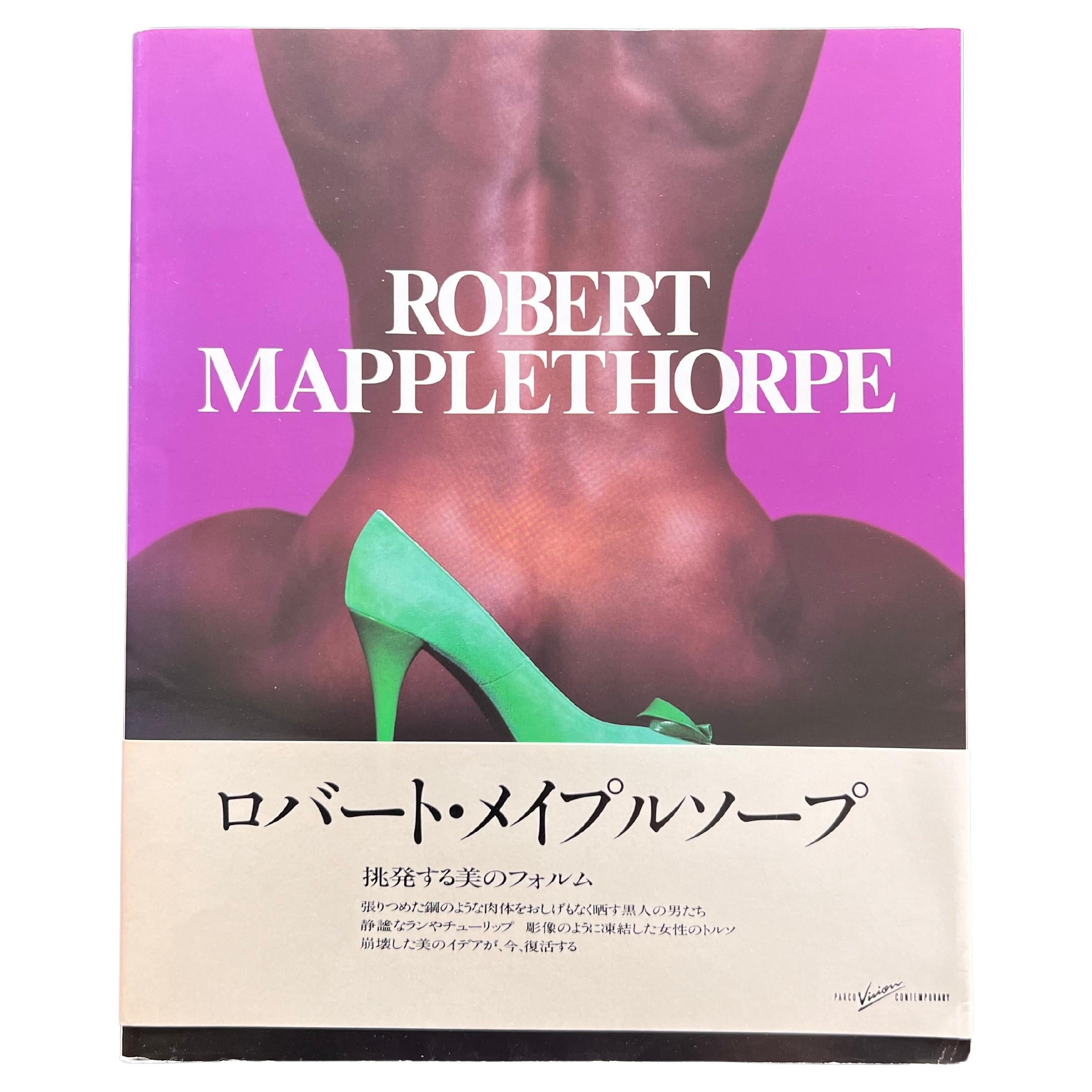 Livre de table Robert Mapplethorpe, anglais et japonais, couverture tendue 1987  en vente