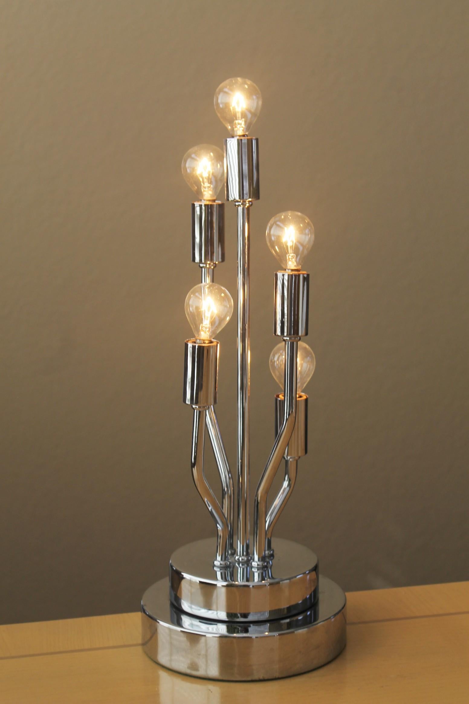 Metallo Rara lampada da tavolo cromata Robert Sonneman! Illuminazione iconica del Mid Century 1960 in vendita