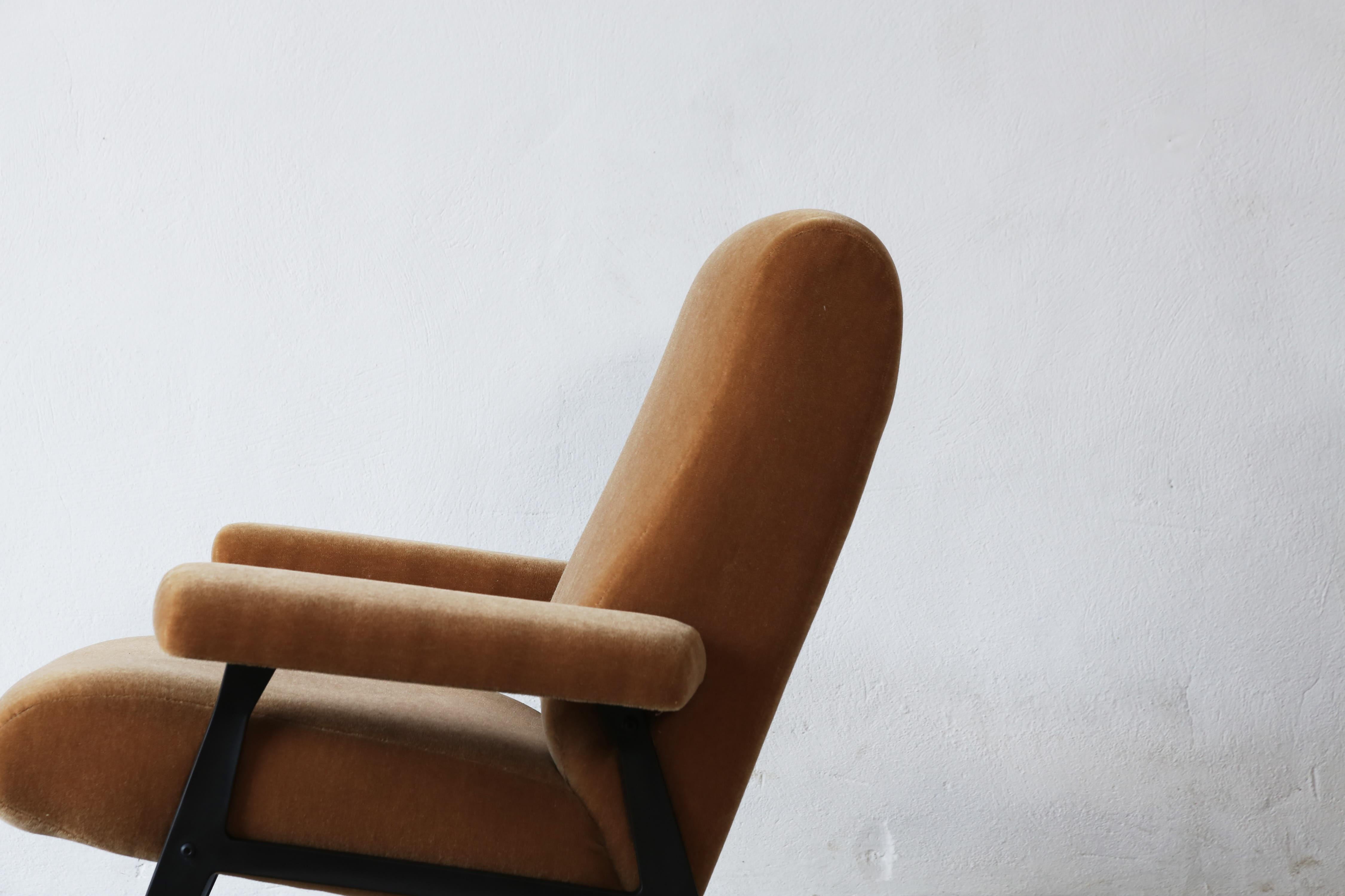 Rare Roberto Menghi Hall Chair, Arflex, Italy, 1950s, Upholstered in Pure Mohair In Good Condition In London, GB