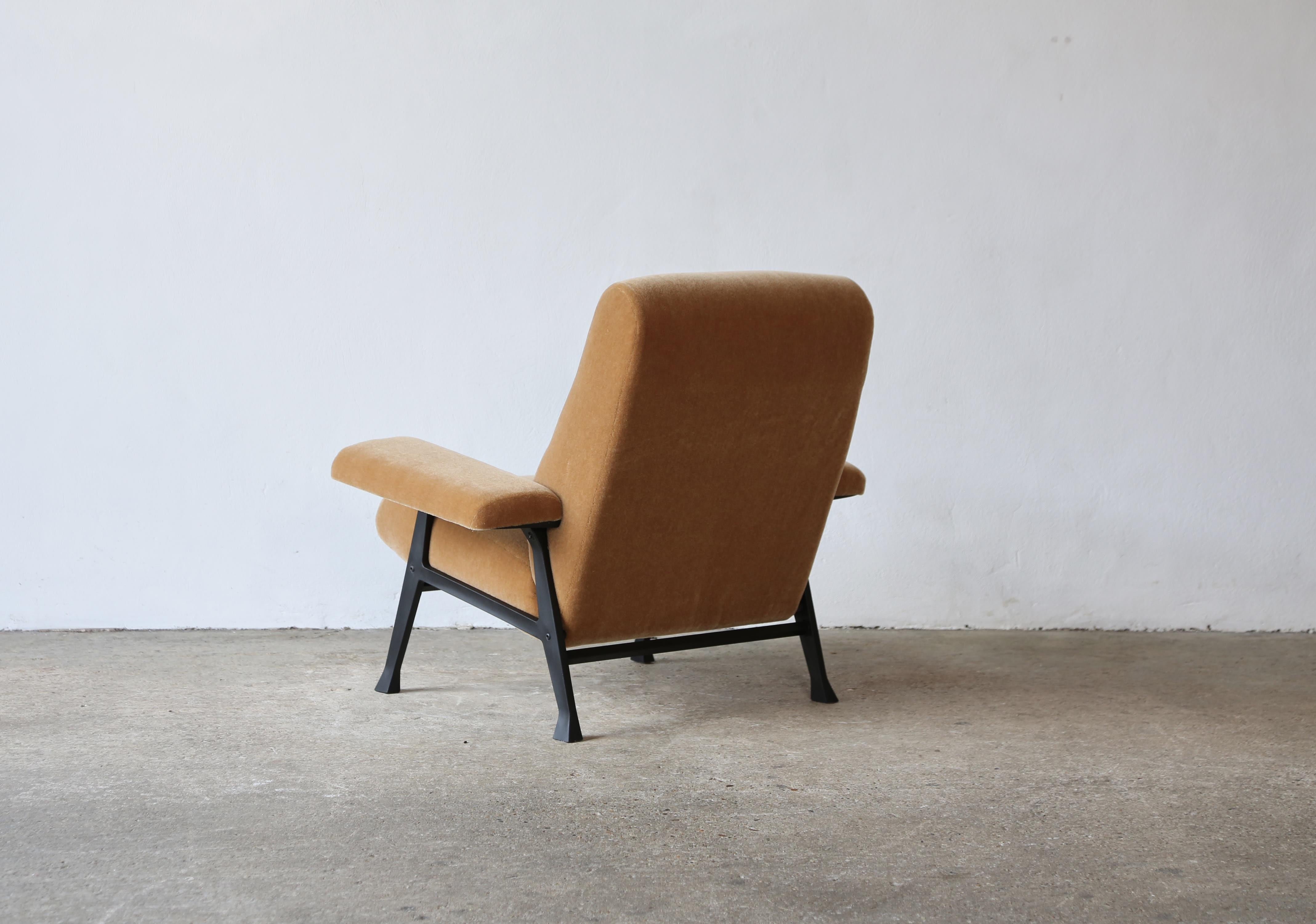 20th Century Rare Roberto Menghi Hall Chair, Arflex, Italy, 1950s, Upholstered in Pure Mohair