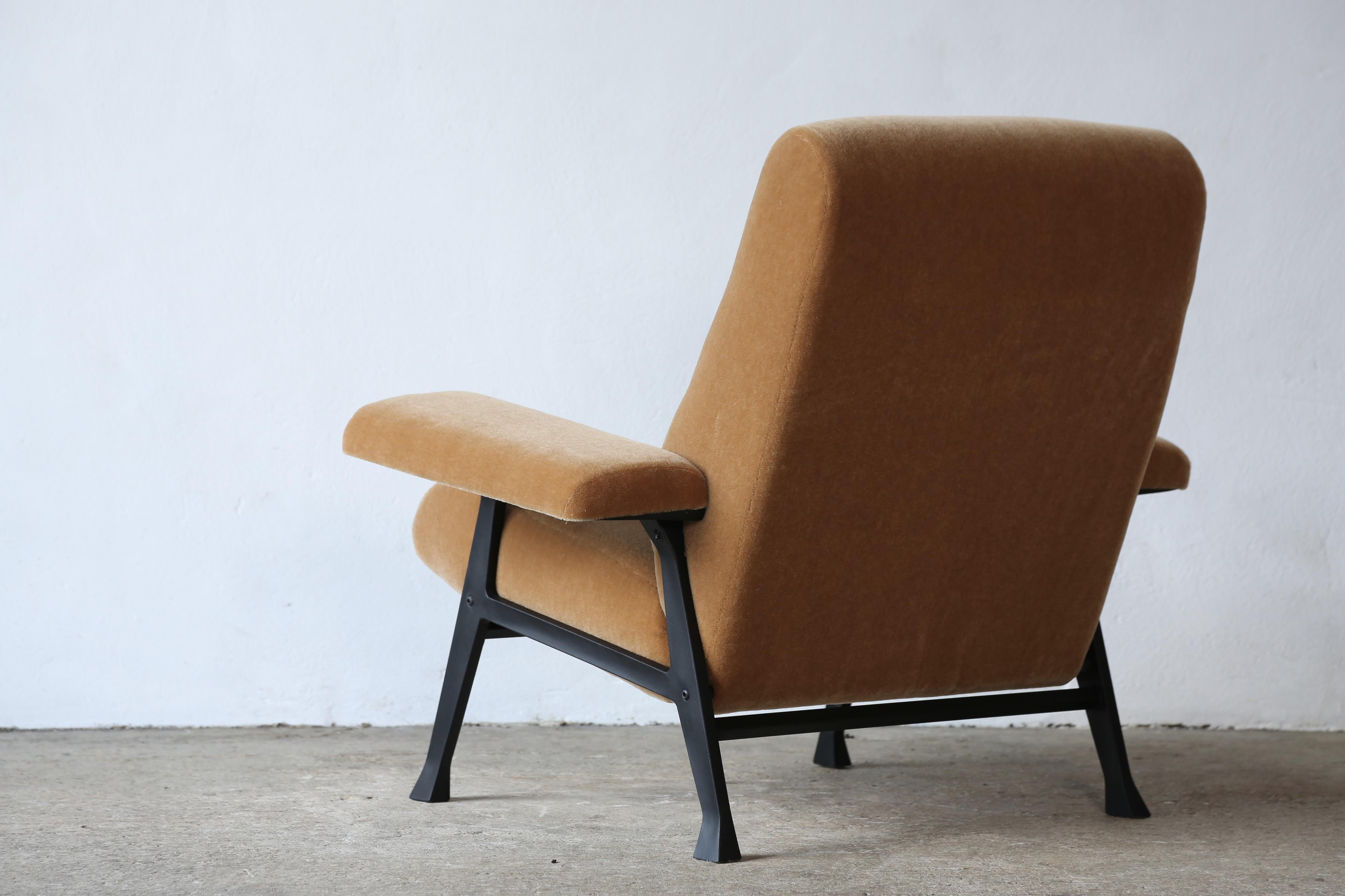 Steel Rare Roberto Menghi Hall Chair, Arflex, Italy, 1950s, Upholstered in Pure Mohair