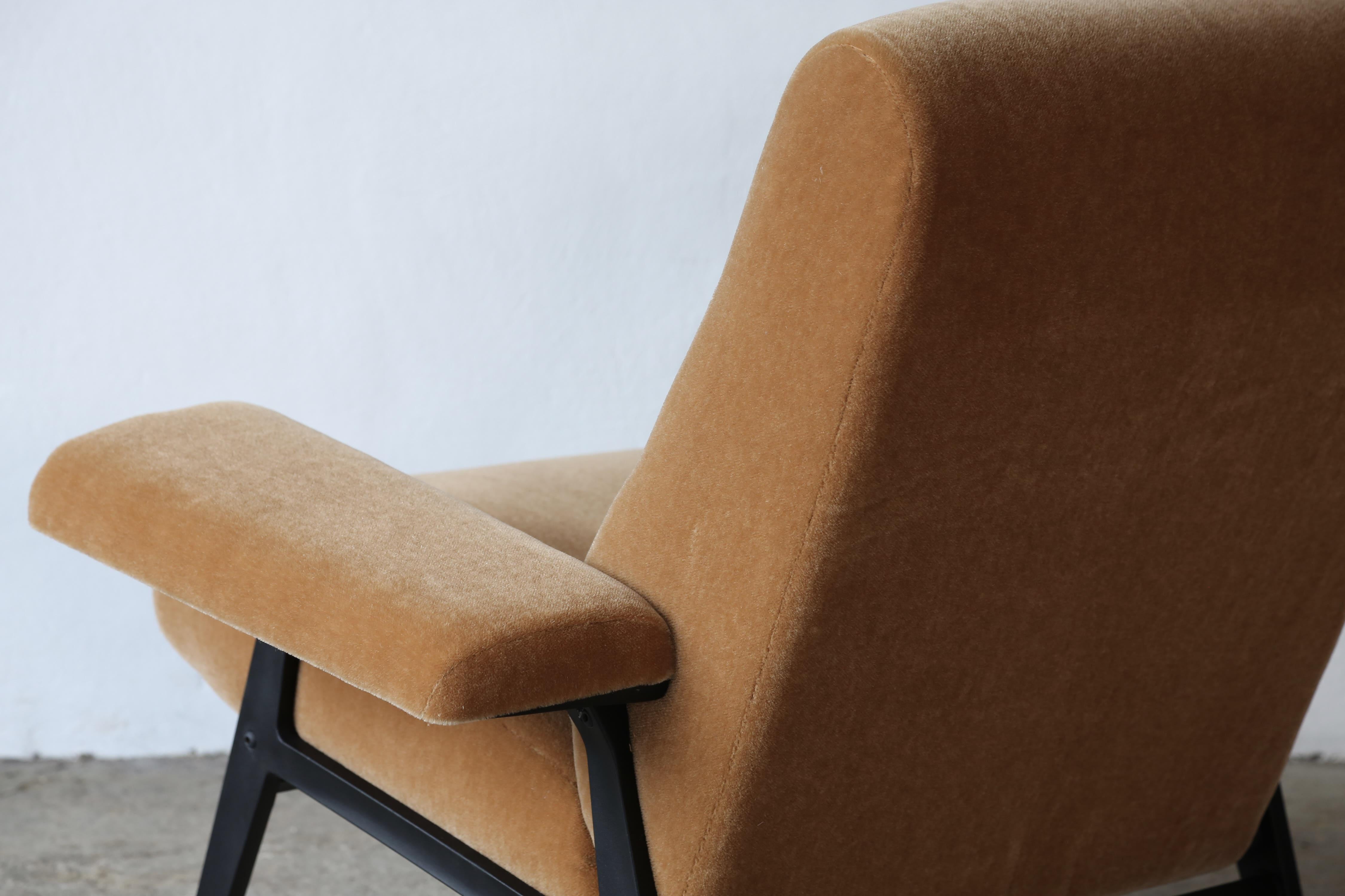Rare Roberto Menghi Hall Chair, Arflex, Italy, 1950s, Upholstered in Pure Mohair 1