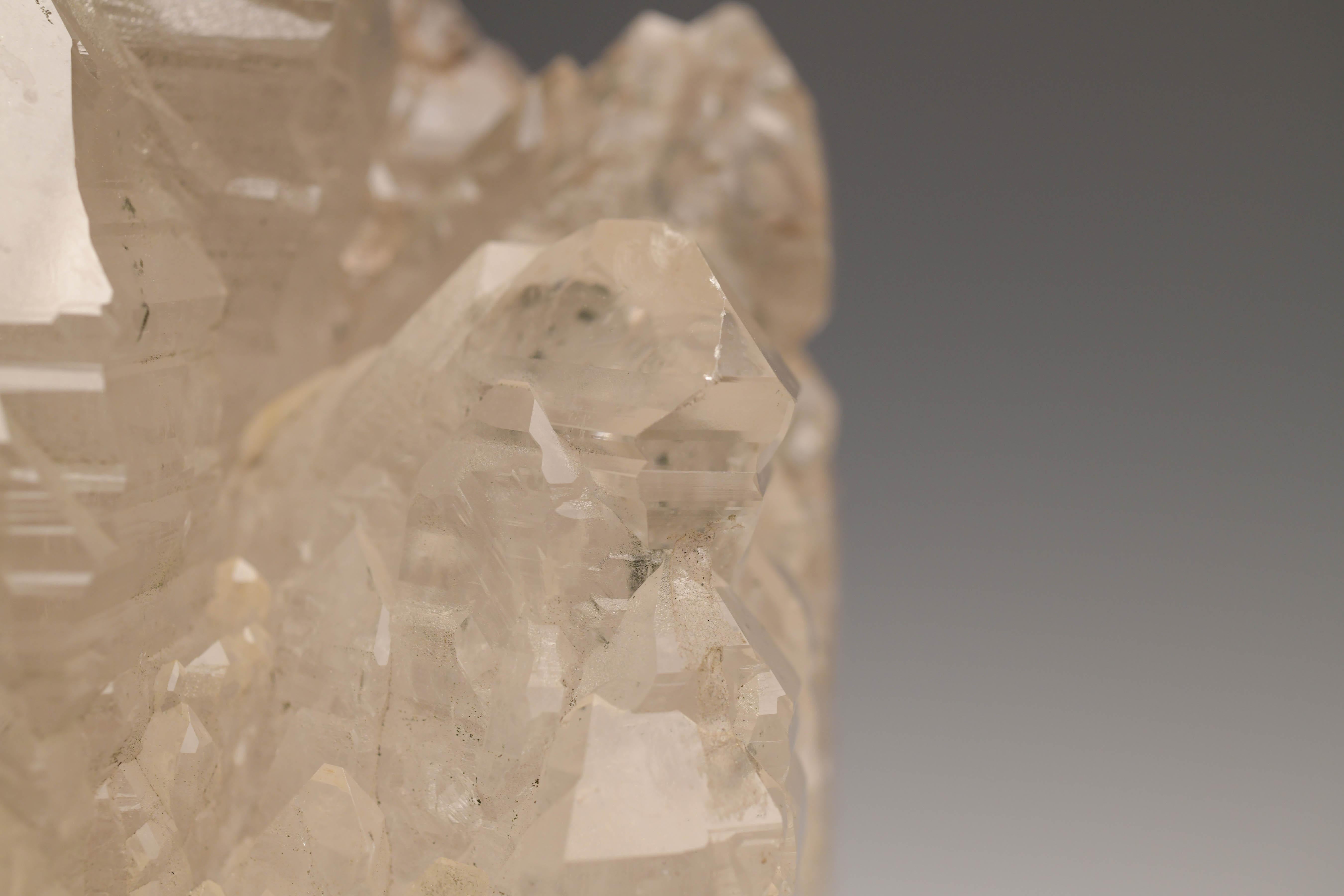 XXIe siècle et contemporain Rare Rock Crystal Sculpture Light by Phoenix en vente