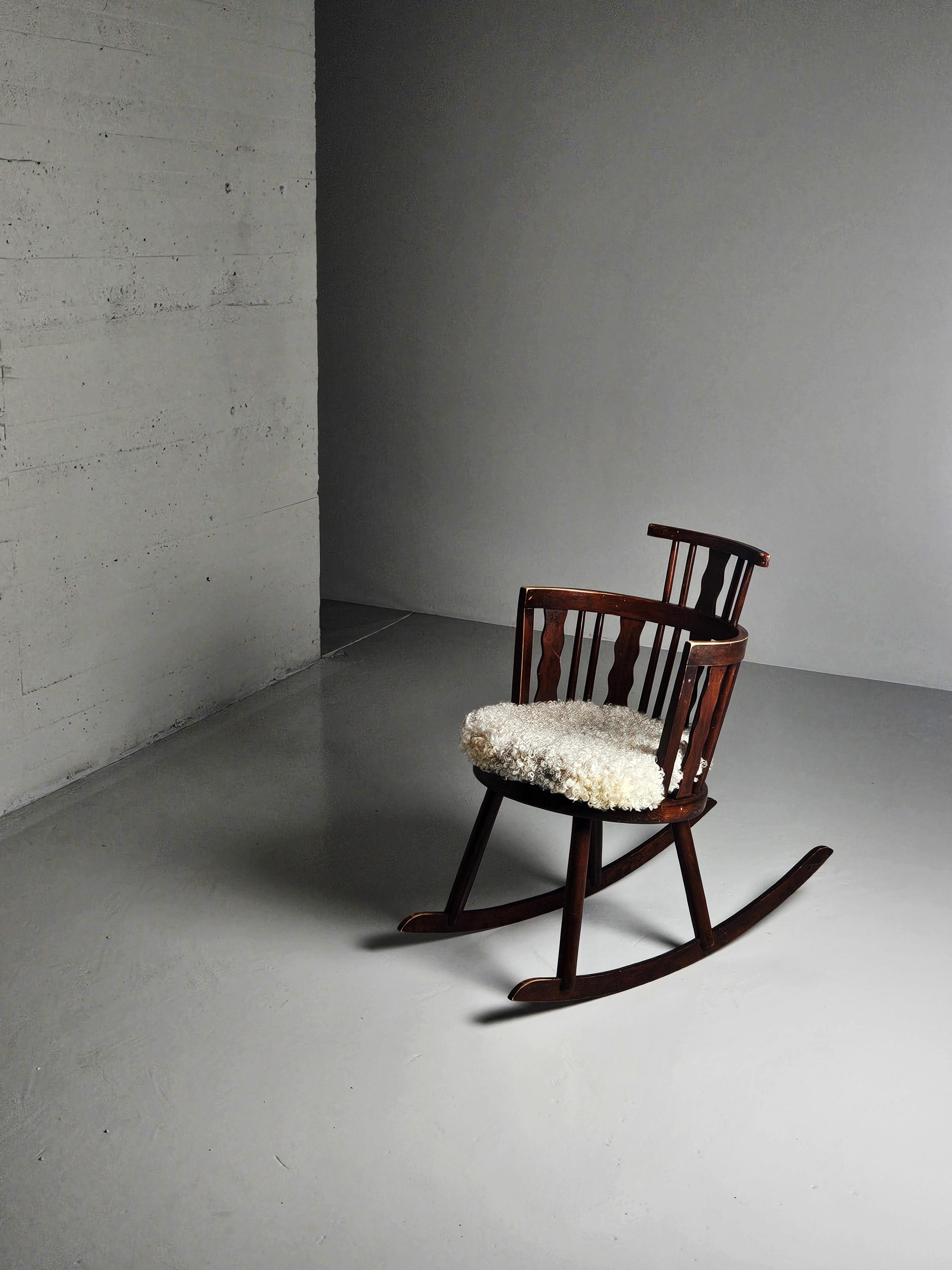 Rare rocking chair by Steneby hemslöjd, Sweden, 1930s For Sale 1