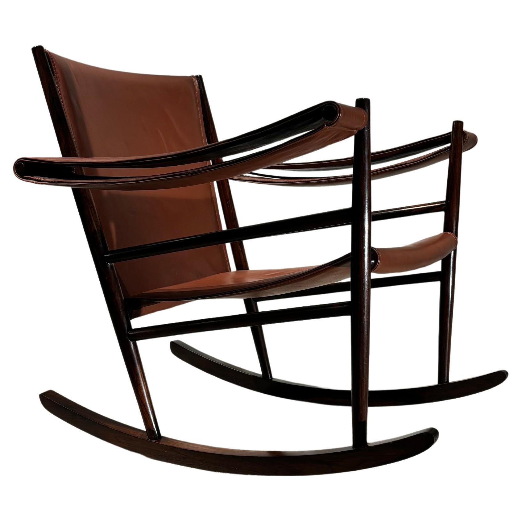 Rare Rocking chair par Joaquim Tenreiro For Sale