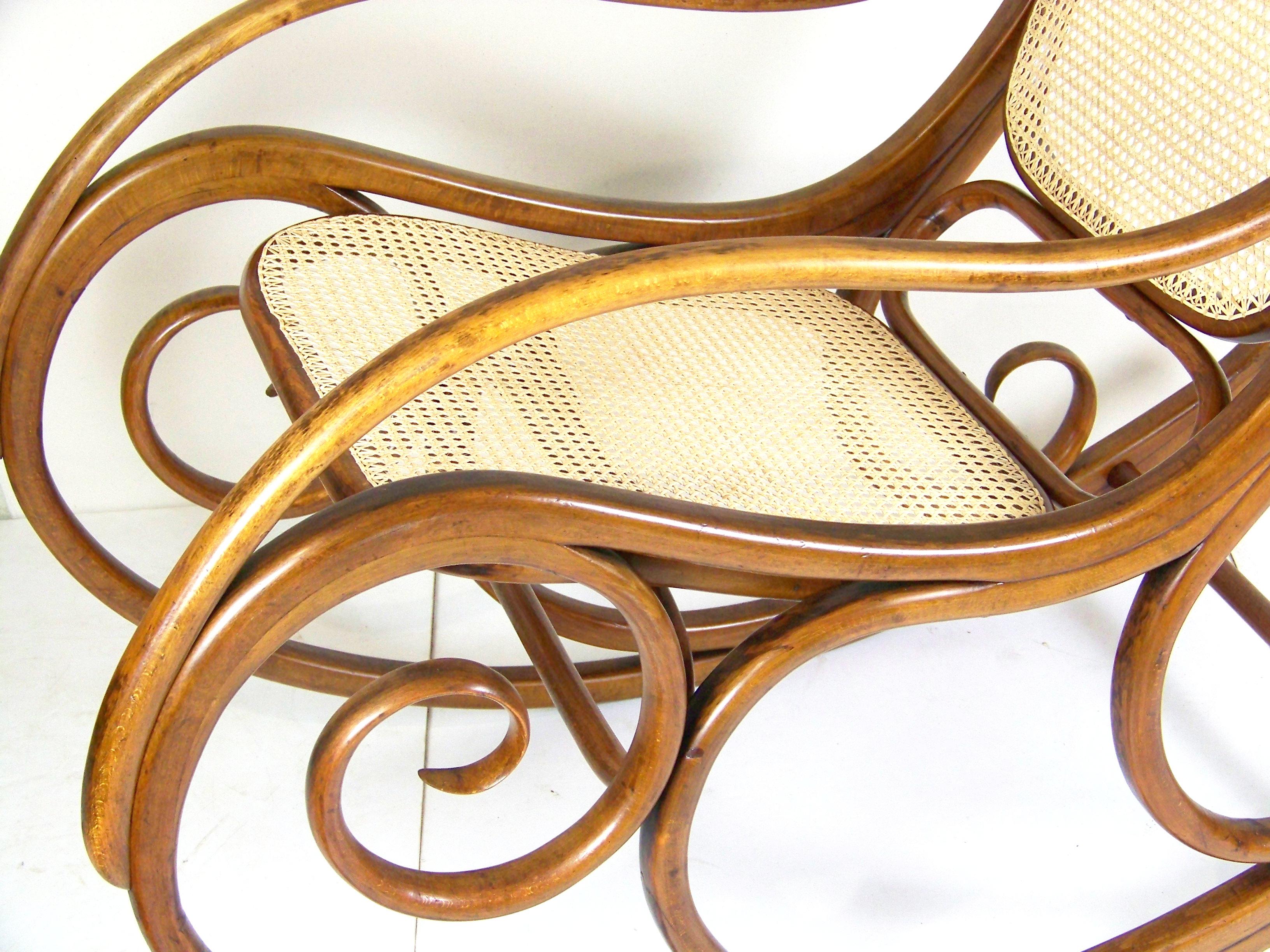 Rare Rocking Chair Thonet Nr.1 For Sale at 1stDibs