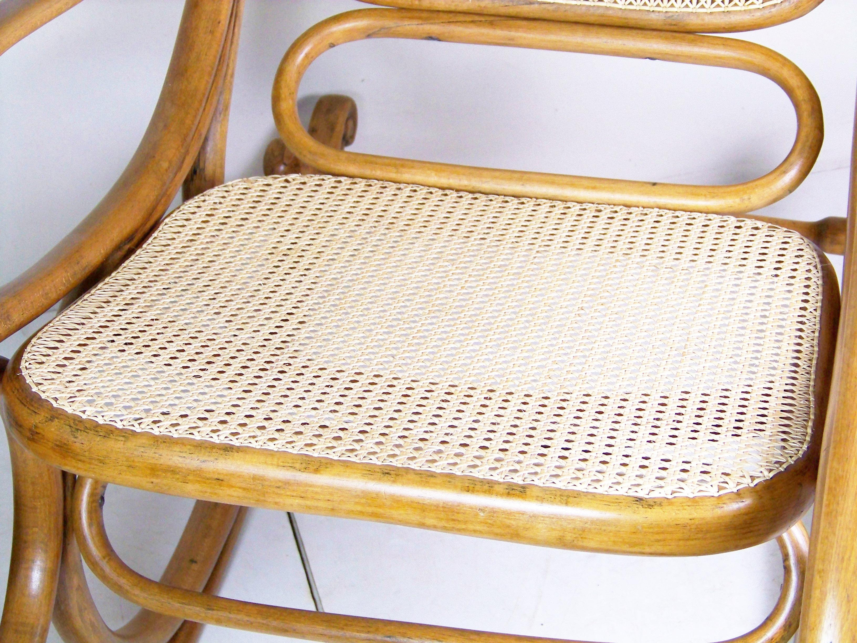 Bentwood Rare Rocking Chair Thonet Nr.1
