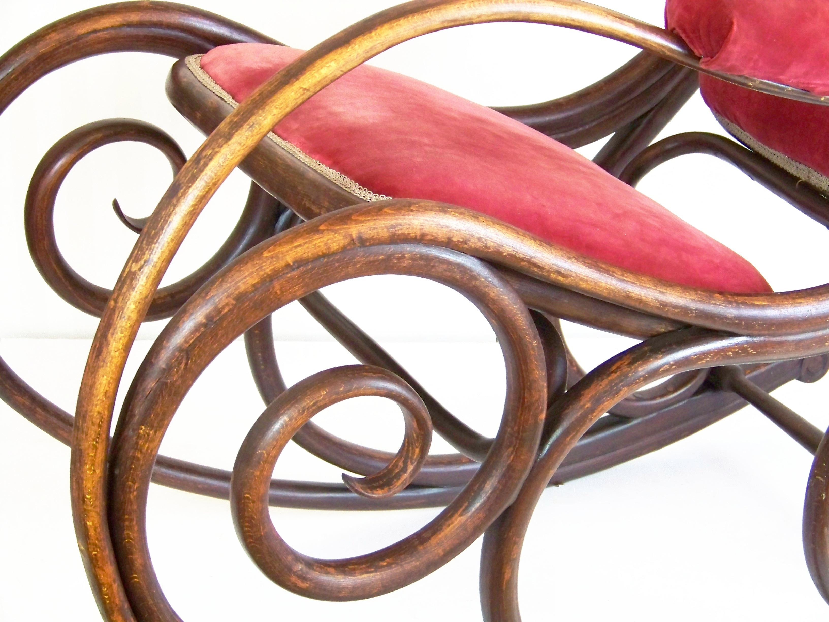 19th Century Rare Rocking Chair Thonet Nr.1 For Sale
