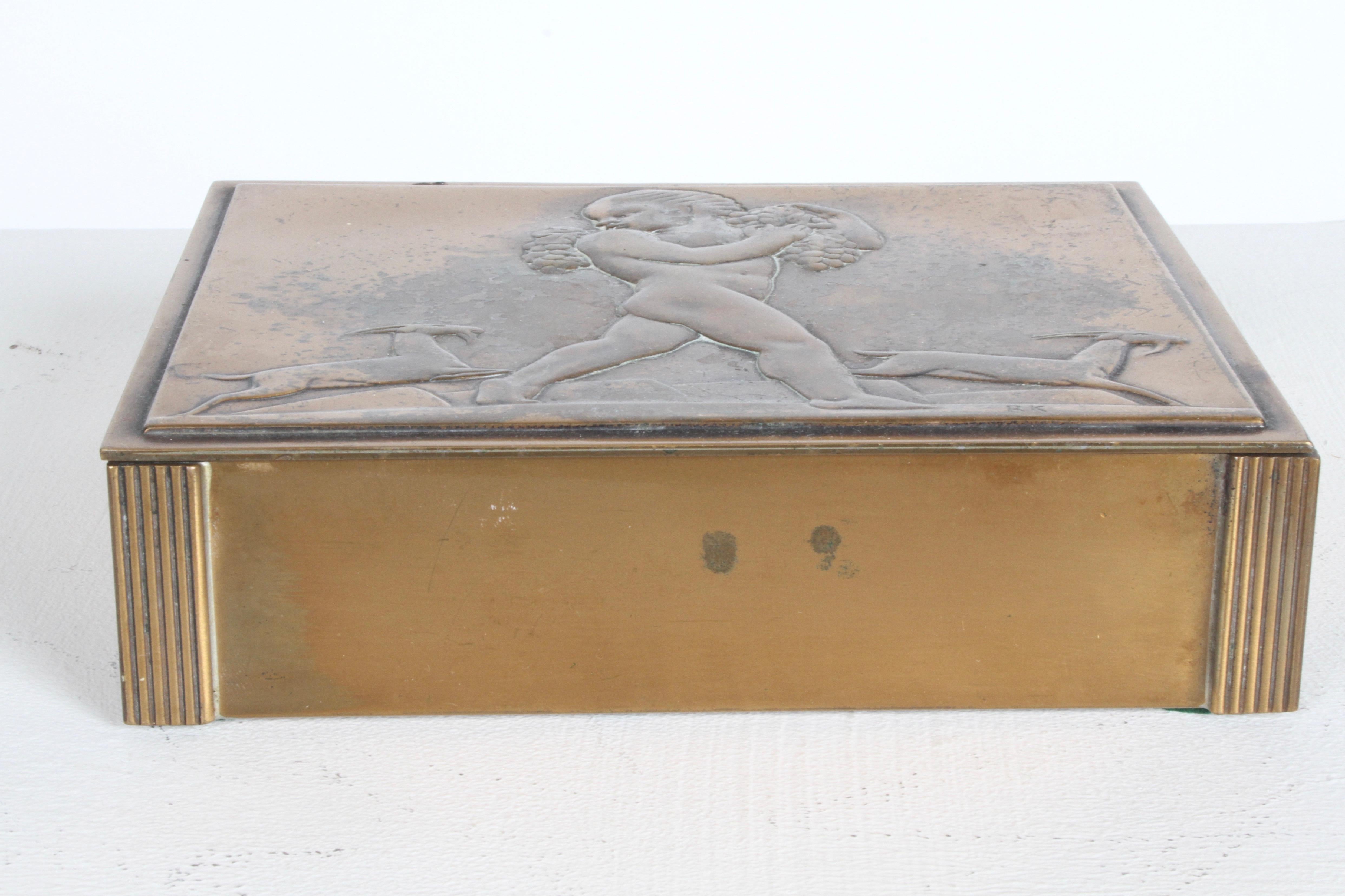 Rare boîte à cigarettes Art Déco en cuivre Rockwell Kent pour Chase Bacchus Bon état - En vente à St. Louis, MO