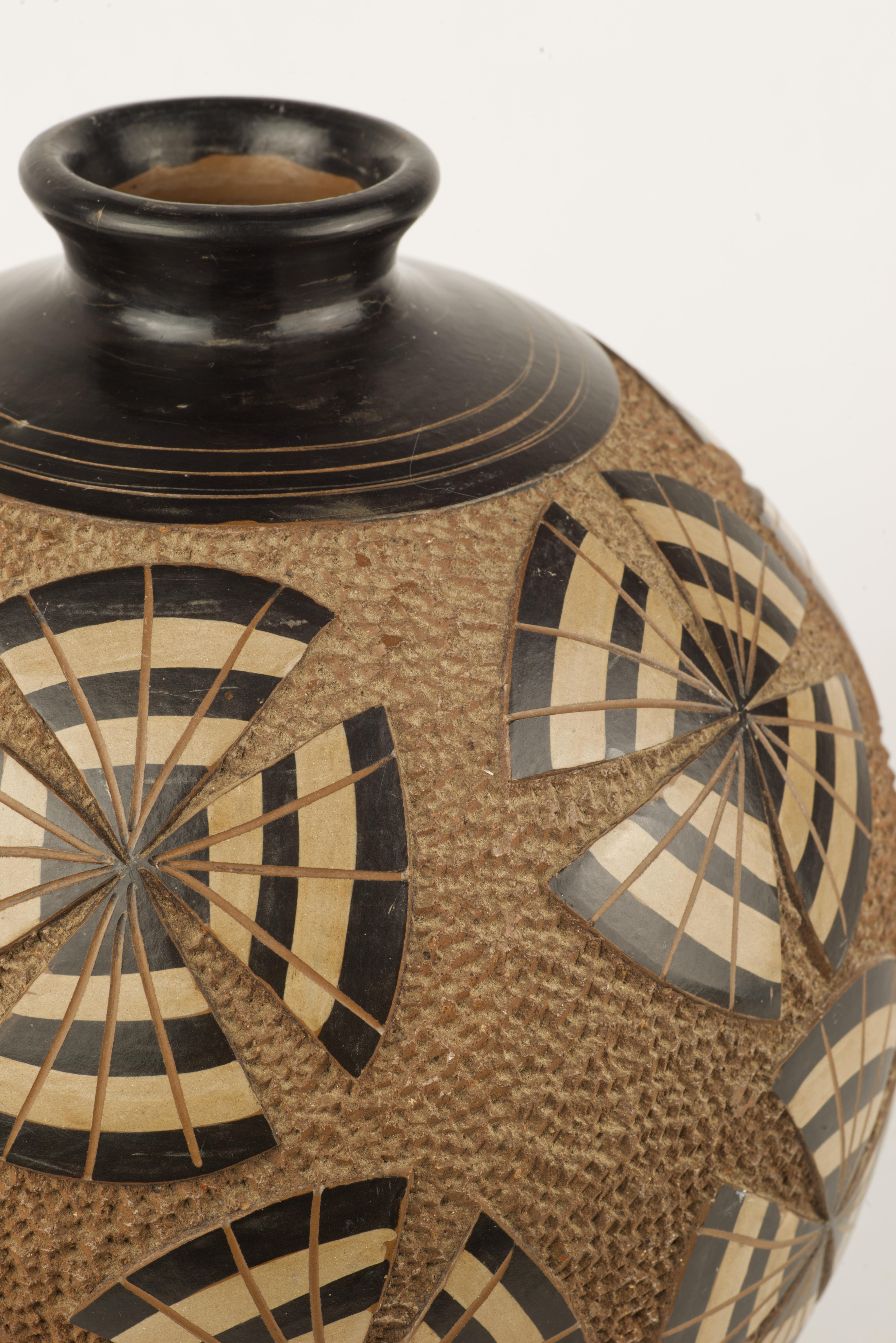 Rare Roger Calero Carved Ceramic Vase, Organic Modern Nicaragua Art Pottery For Sale 1