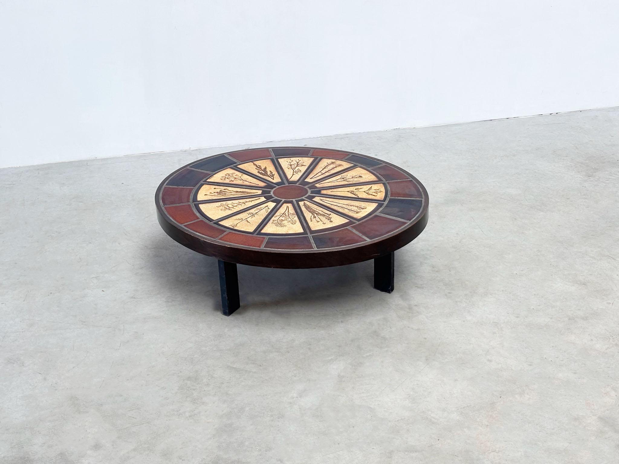 Français Rare table basse en céramique Roger Capron en vente