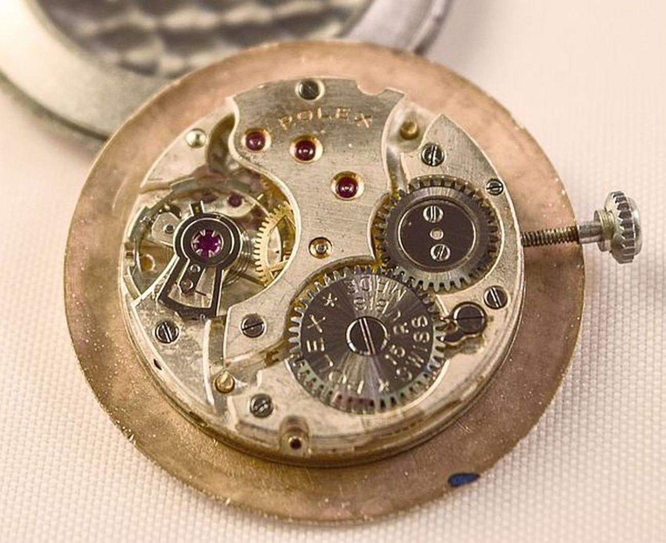 Rare boîtier chronomètre Rolex en acier avec attrayants sacs à main inhabituels Réf. 4498 en vente 5