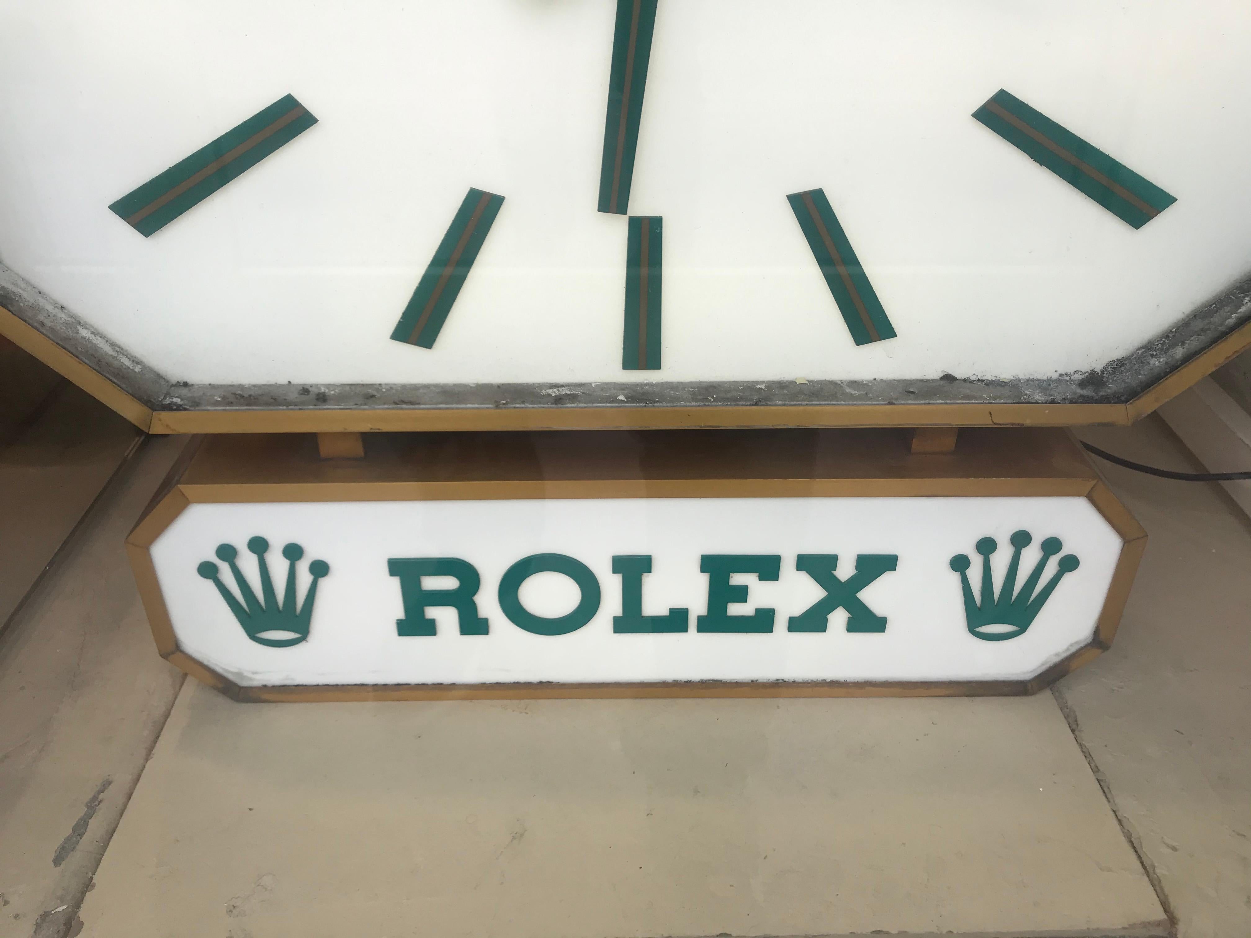 Rolex distributor duoface clock circa 1970 brass plexi
Measures: 80 x 86 x 21.5
8900 Euros.