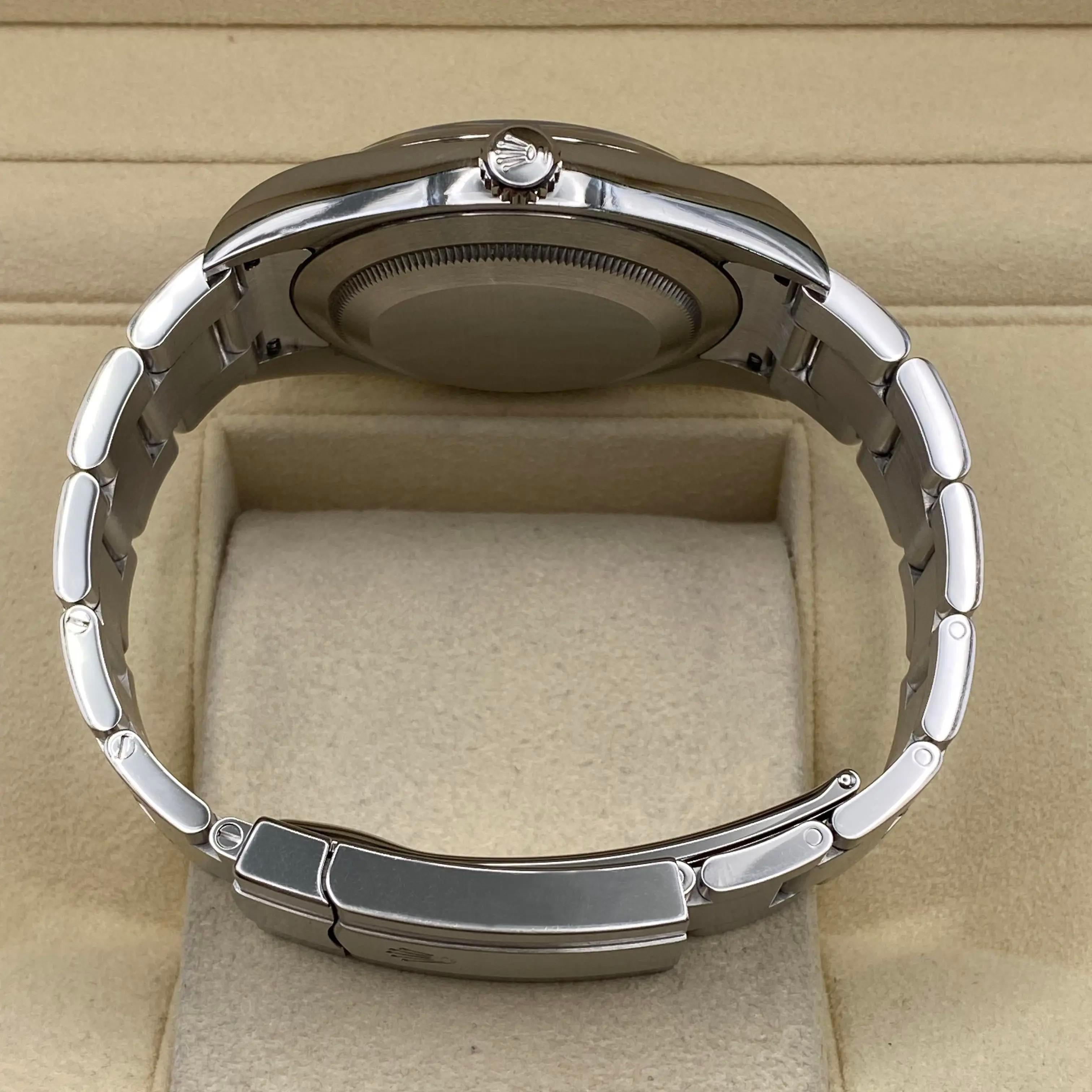 Rare Rolex Oyster Perpetual 39mm Steel White Index Dial Automatic Watch 114300 in vendita 3