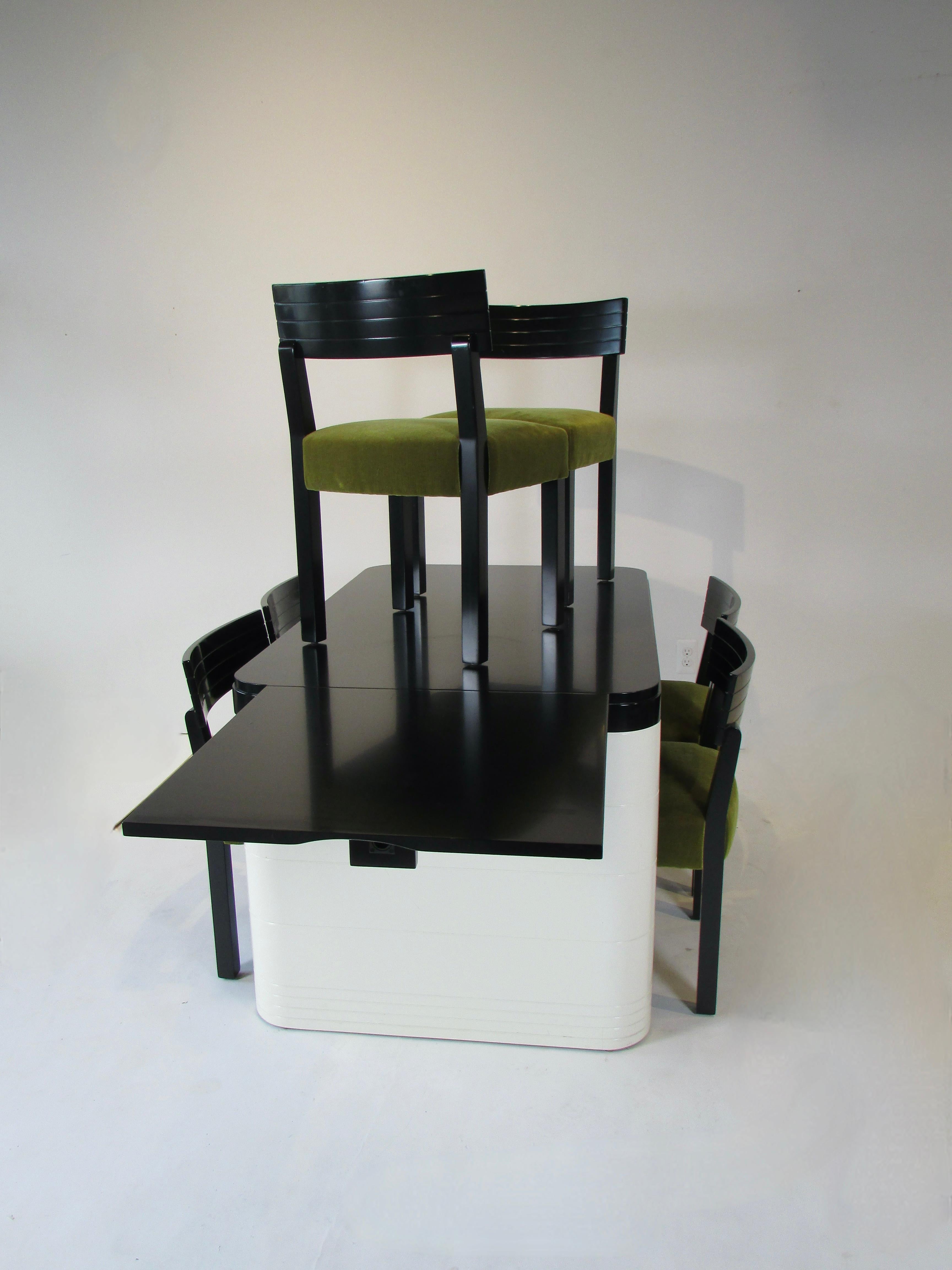 Seltener Rorimer Brooks Mattschwarzer Art-Déco-Esstisch im Art déco-Stil mit sechs Stühlen 12