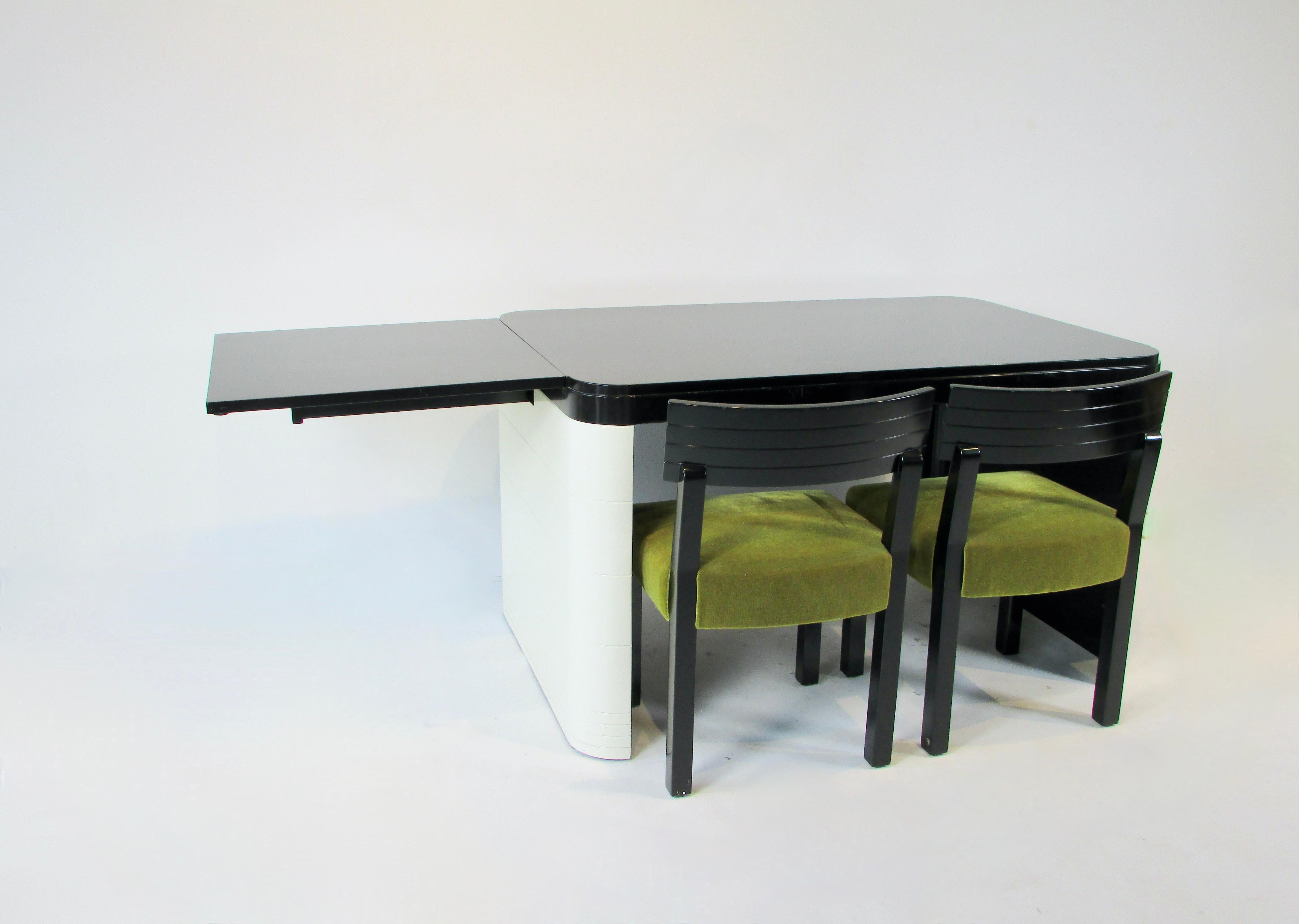 Seltener Rorimer Brooks Mattschwarzer Art-Déco-Esstisch im Art déco-Stil mit sechs Stühlen (Holz)