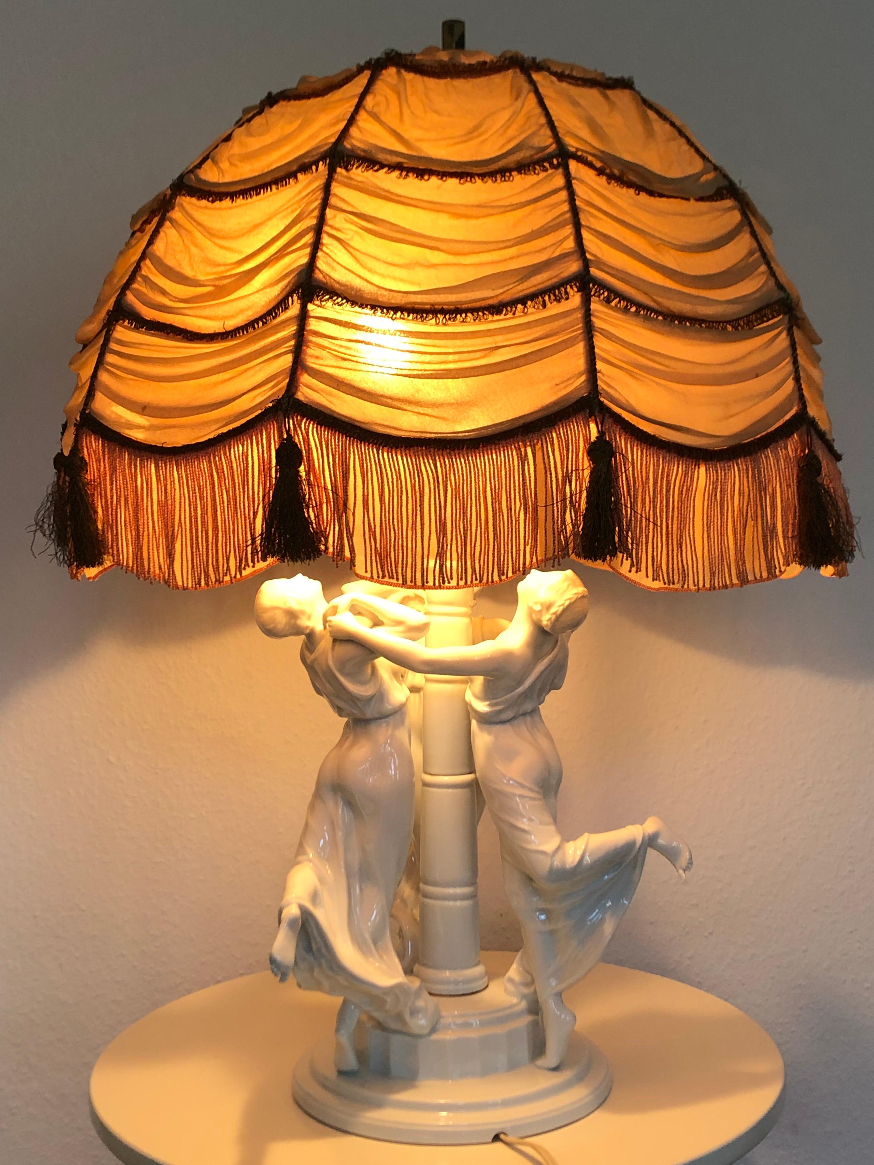 Très rare lampe de table du groupe des figurines 