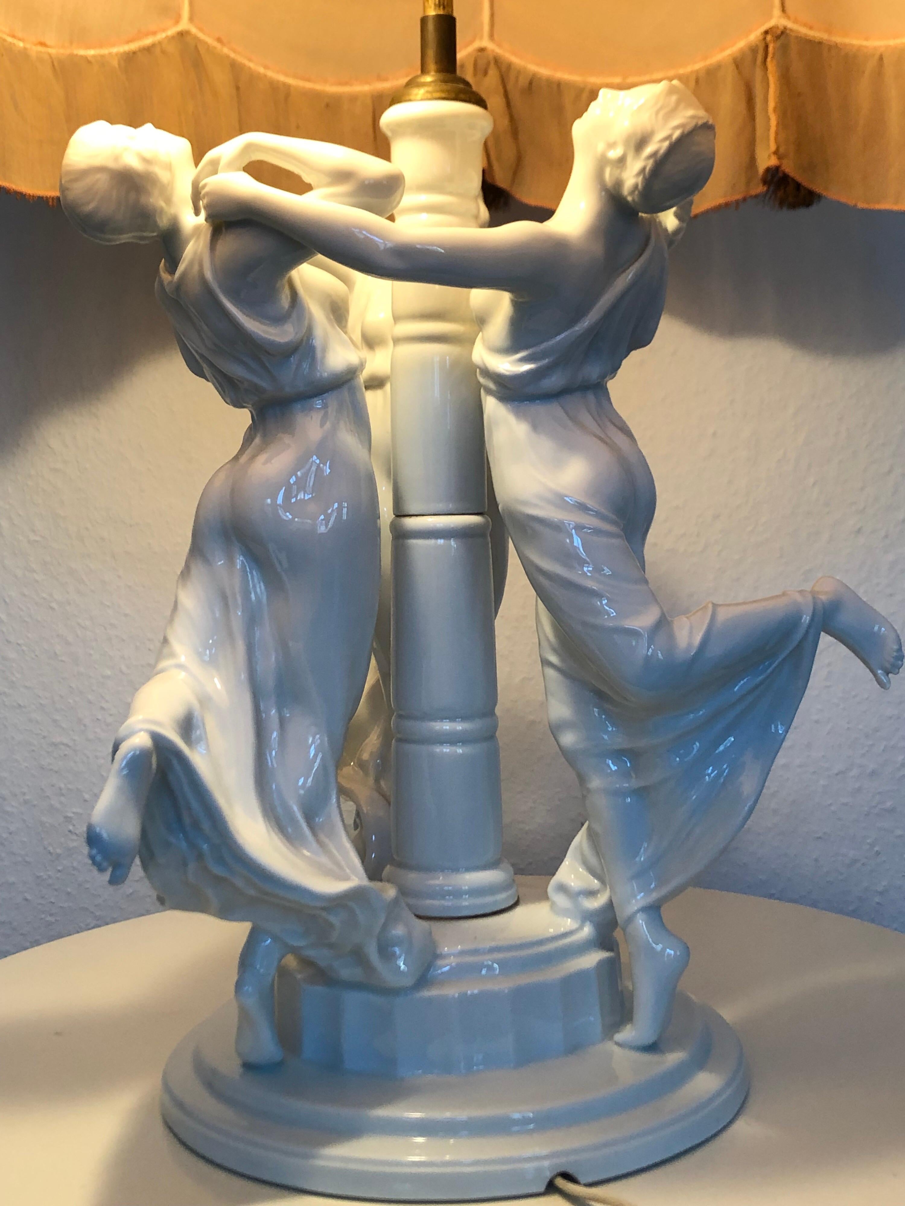 Allemand Rare lampe de table à figurine de Rosenthal par K.Himmelstoss, circa 1916 en vente