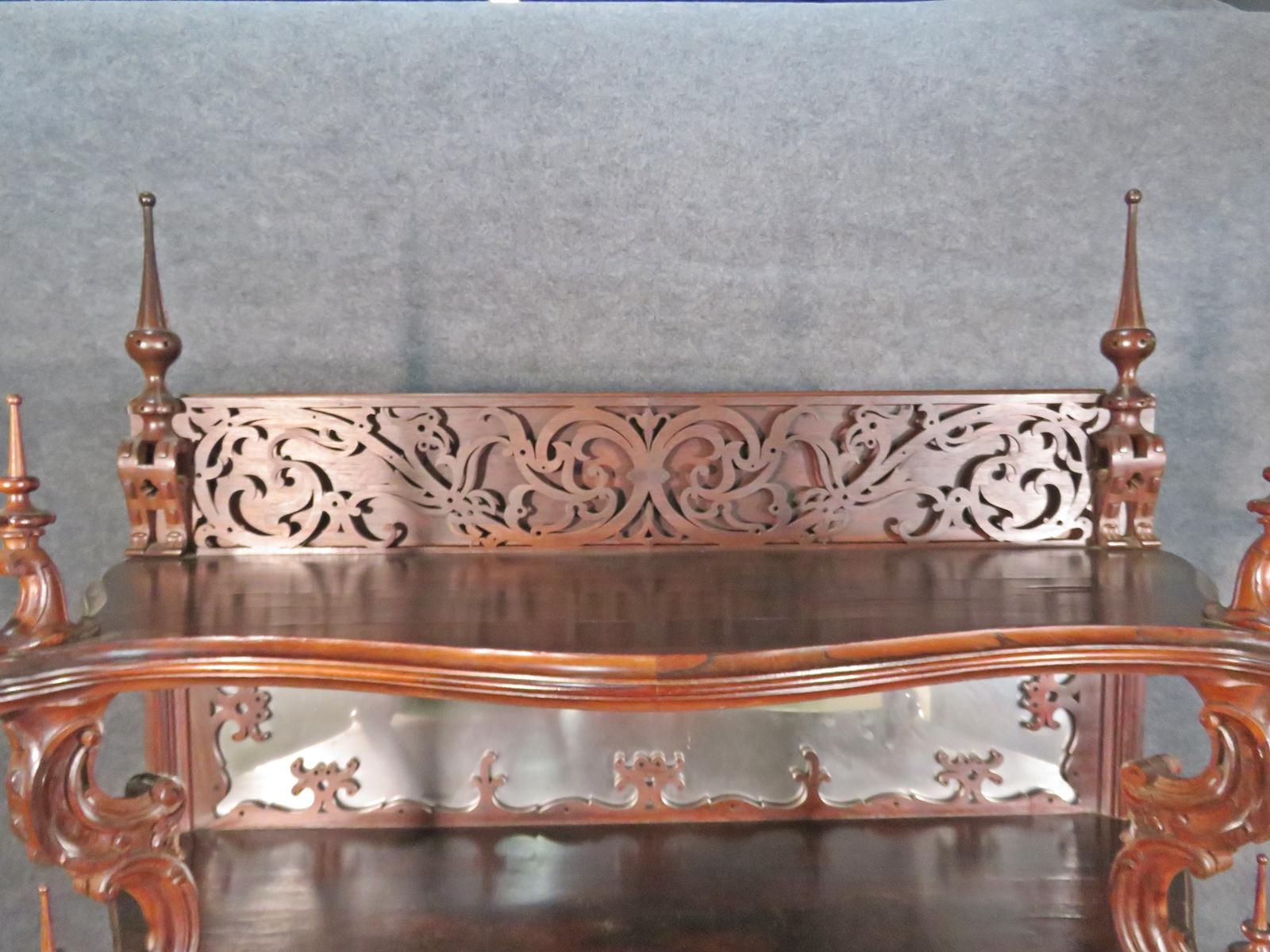 Rare Rosewood American Victorian Etagere Attributed to Alexander Roux C1860s In Good Condition For Sale In Swedesboro, NJ