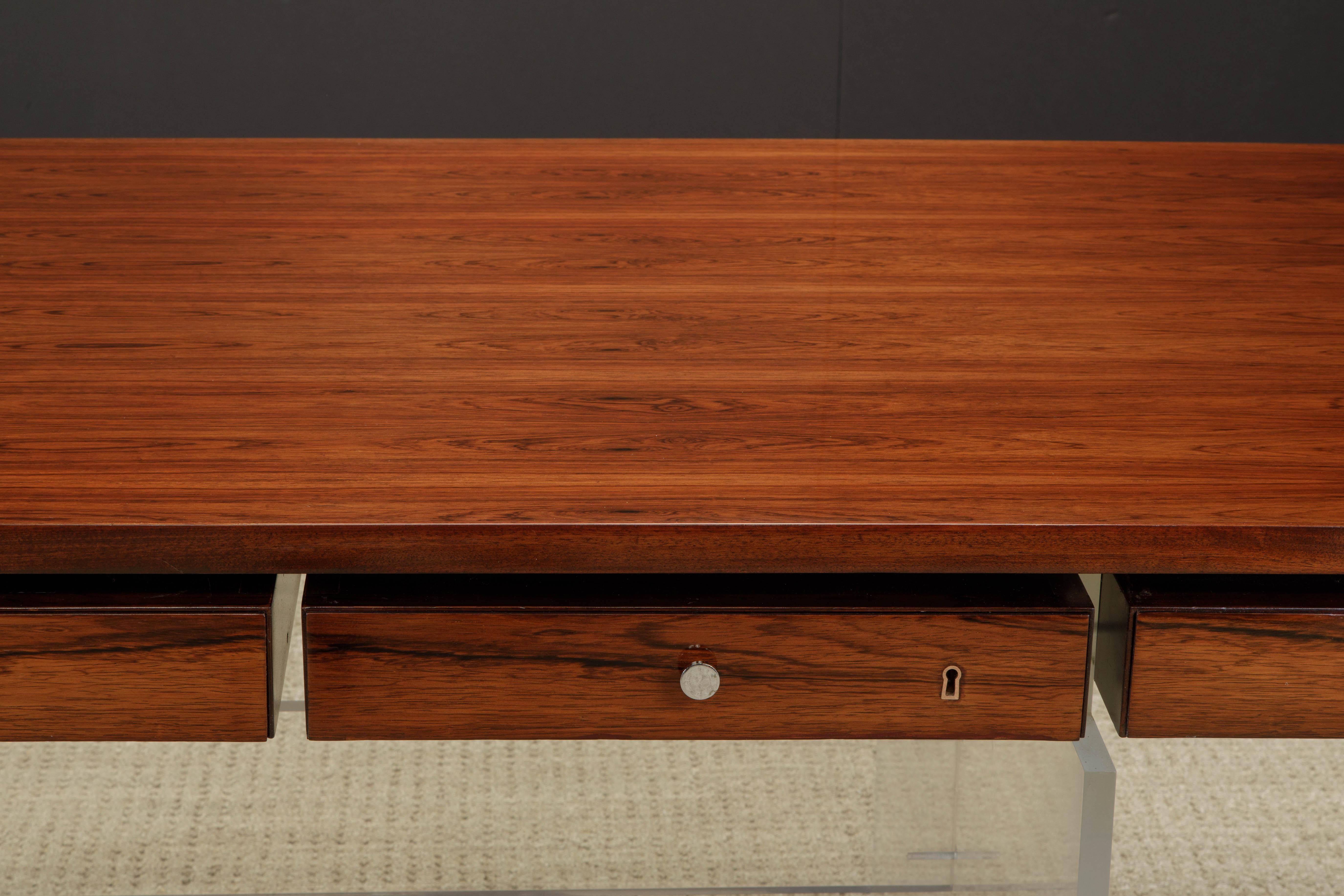 Seltener Schreibtisch aus Rosenholz und Lucite von Poul Nrreklit für S.H. Mbelfabrik, 1960er Jahre  im Angebot 6