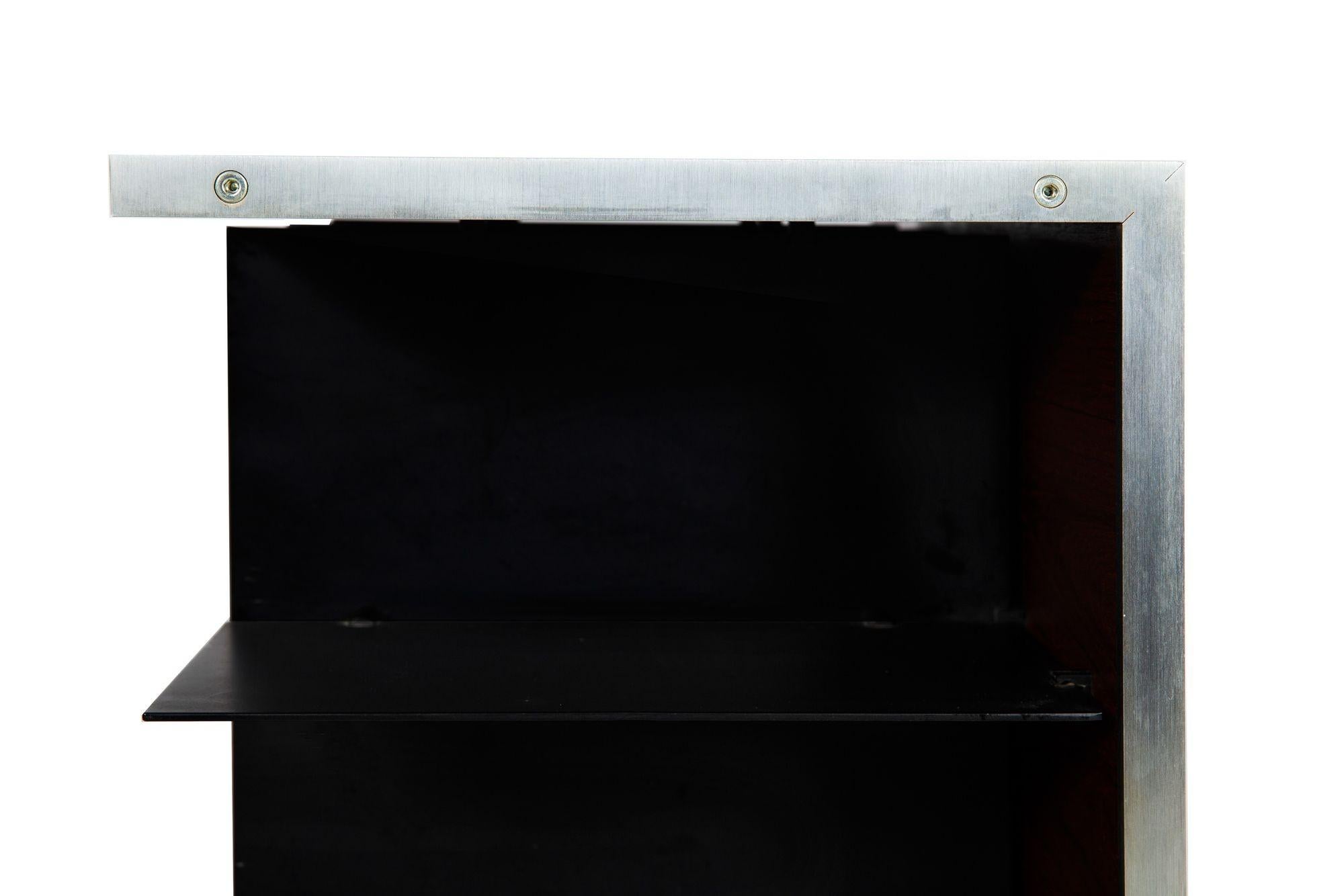 Console d'exposition rare en bois de rose et acier de Bang & Olufsen en vente 7