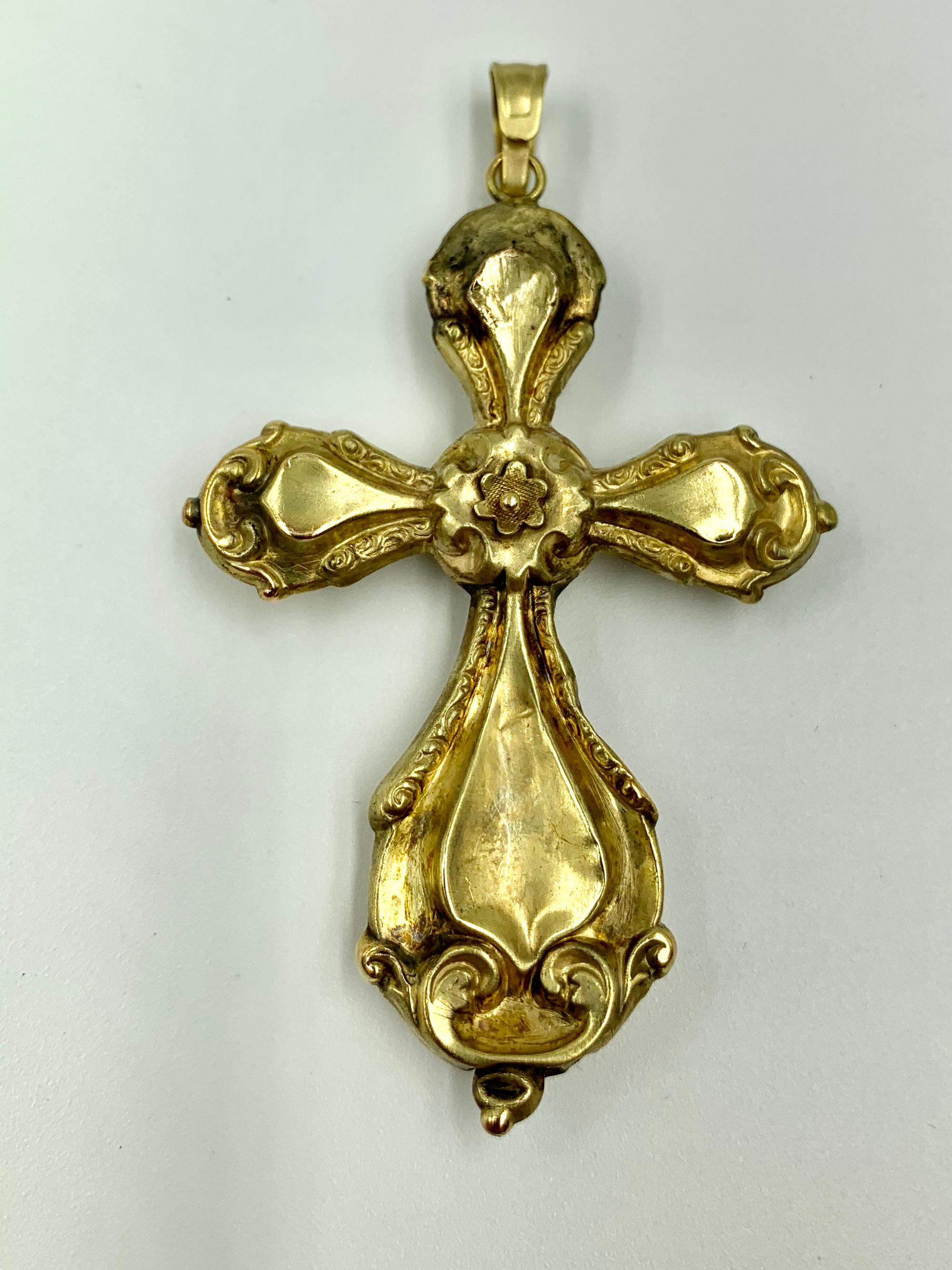 Croix rose baroque du 17ème siècle de qualité muséale, cabochon de cornaline Bon état - En vente à New York, NY