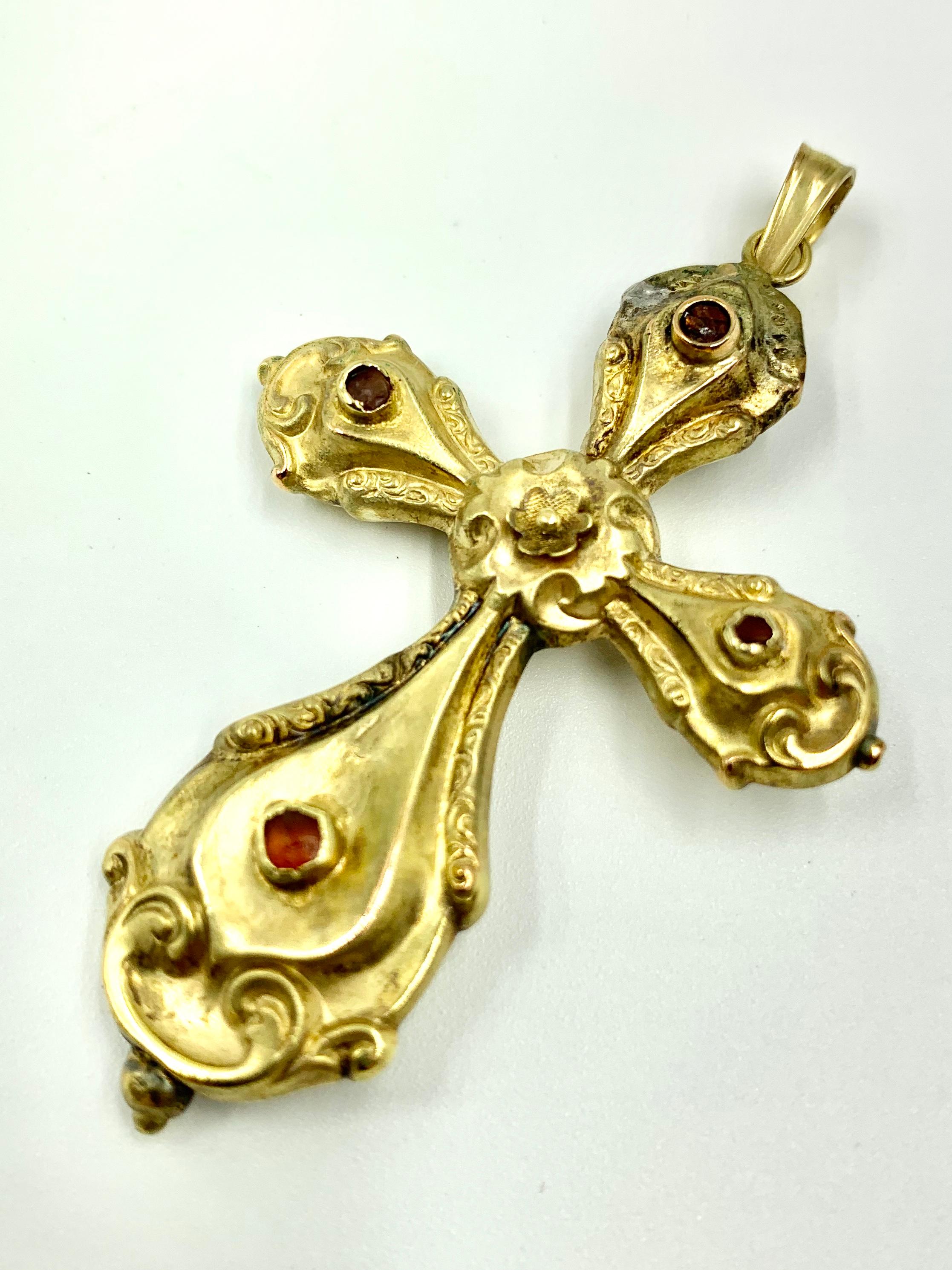 Baroque Croix rose baroque du 17ème siècle de qualité muséale, cabochon de cornaline en vente