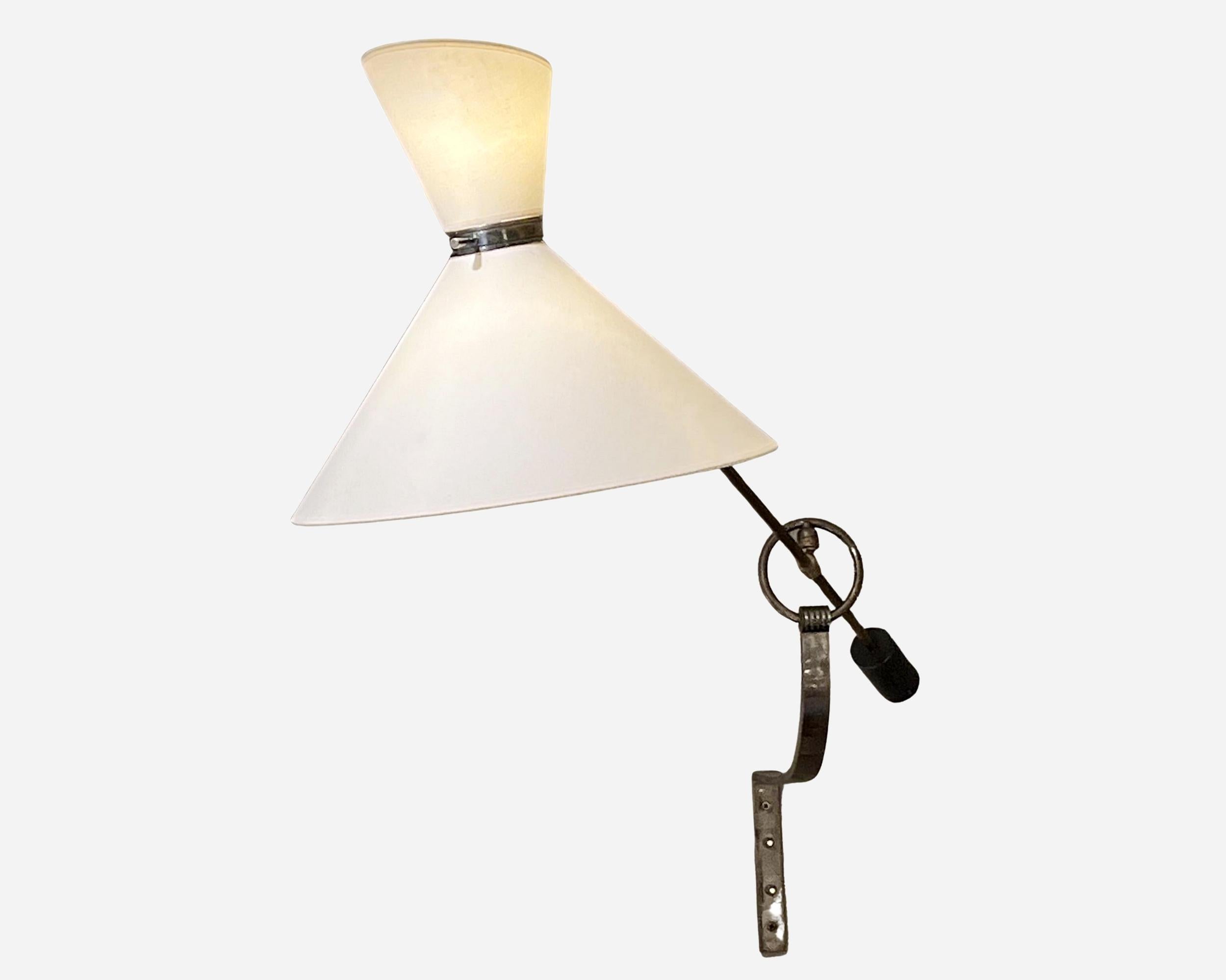 Rare rotating wall lamp by Maison Lunel, France 1950 In Good Condition For Sale In Paris, FR