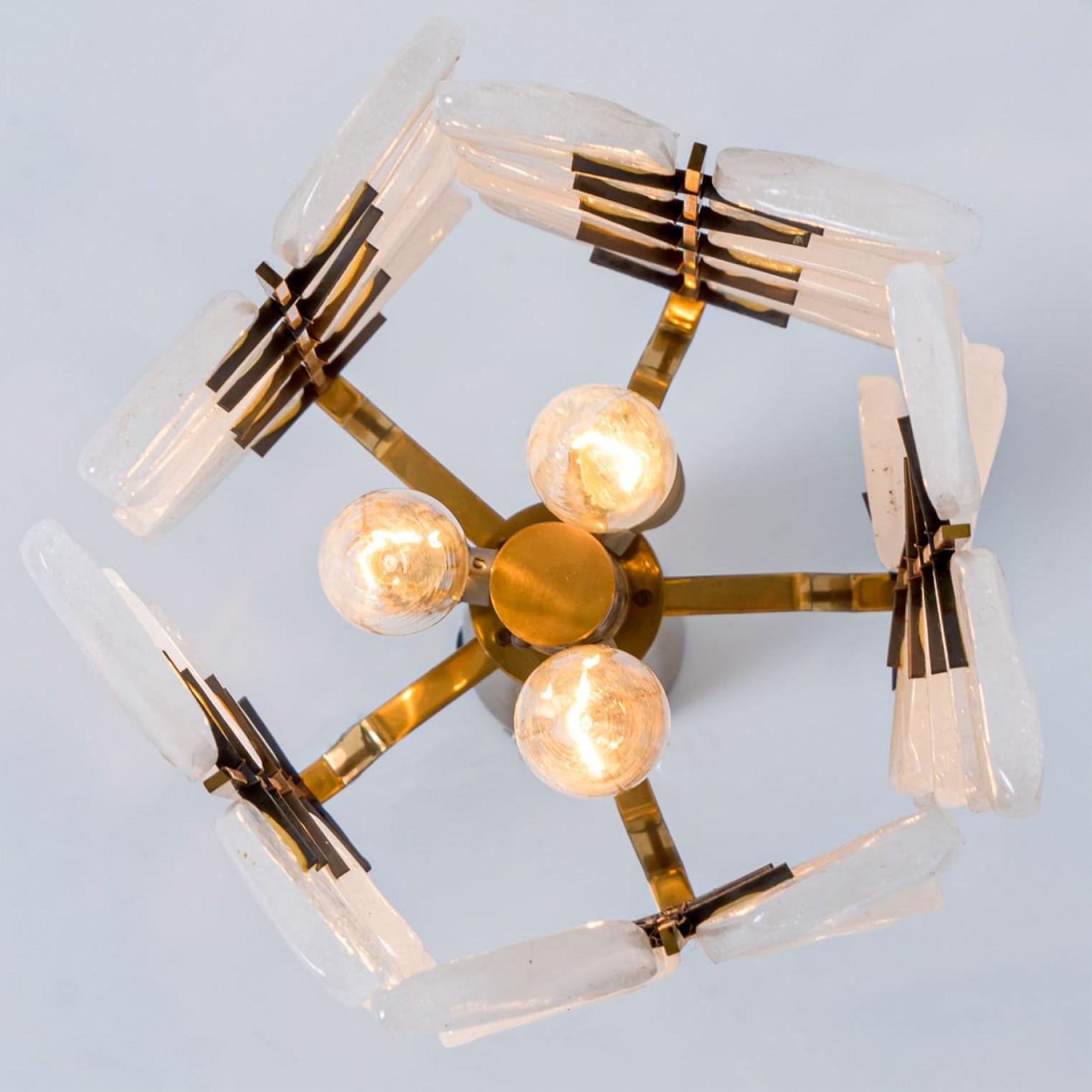 Rare pendentif rond 1 des 2 feuilles en verre dépoli Kalmar, 1960 en vente 6