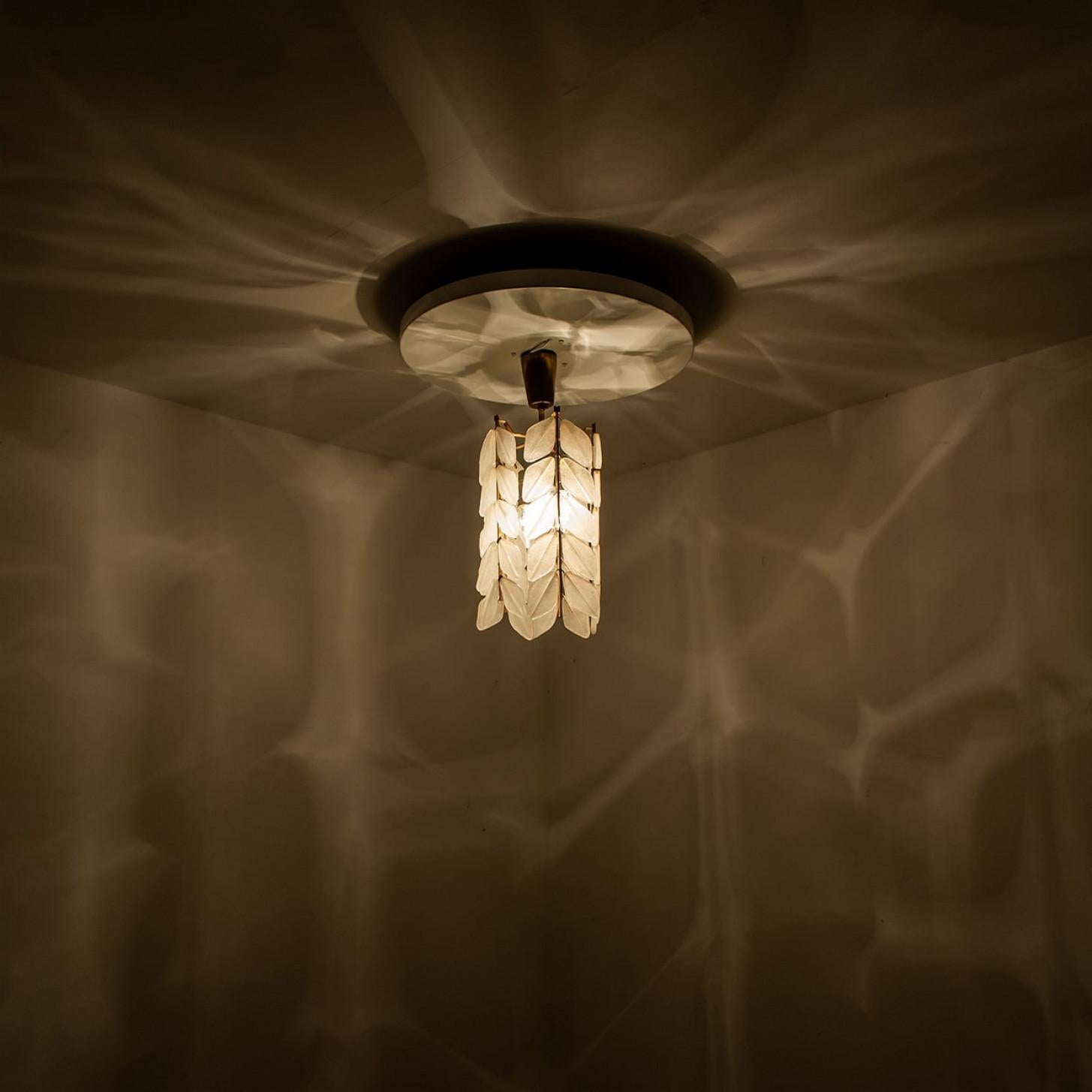 XX secolo Raro pendente a forma di foglia in vetro smerigliato Kalmar, 1960 in vendita