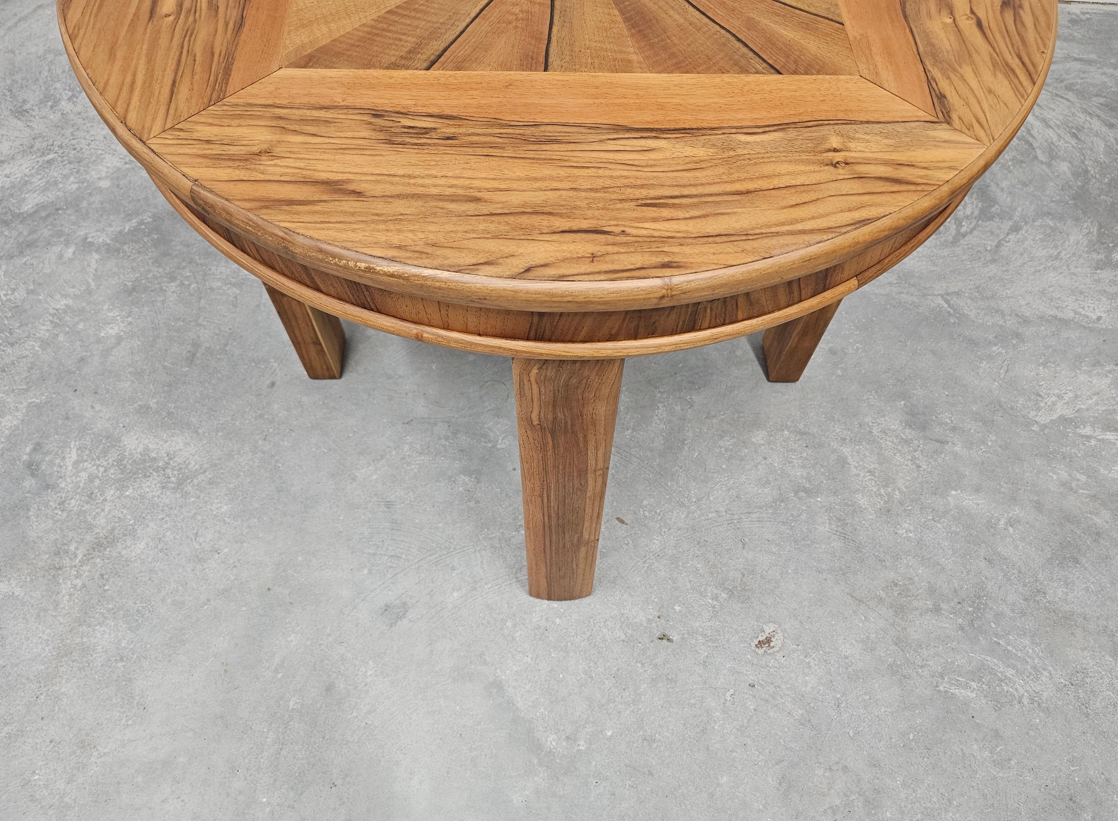 Rare Round  Table de cocktail ou d'appoint Art Déco en noyer, Autriche, années 1930 en vente 2