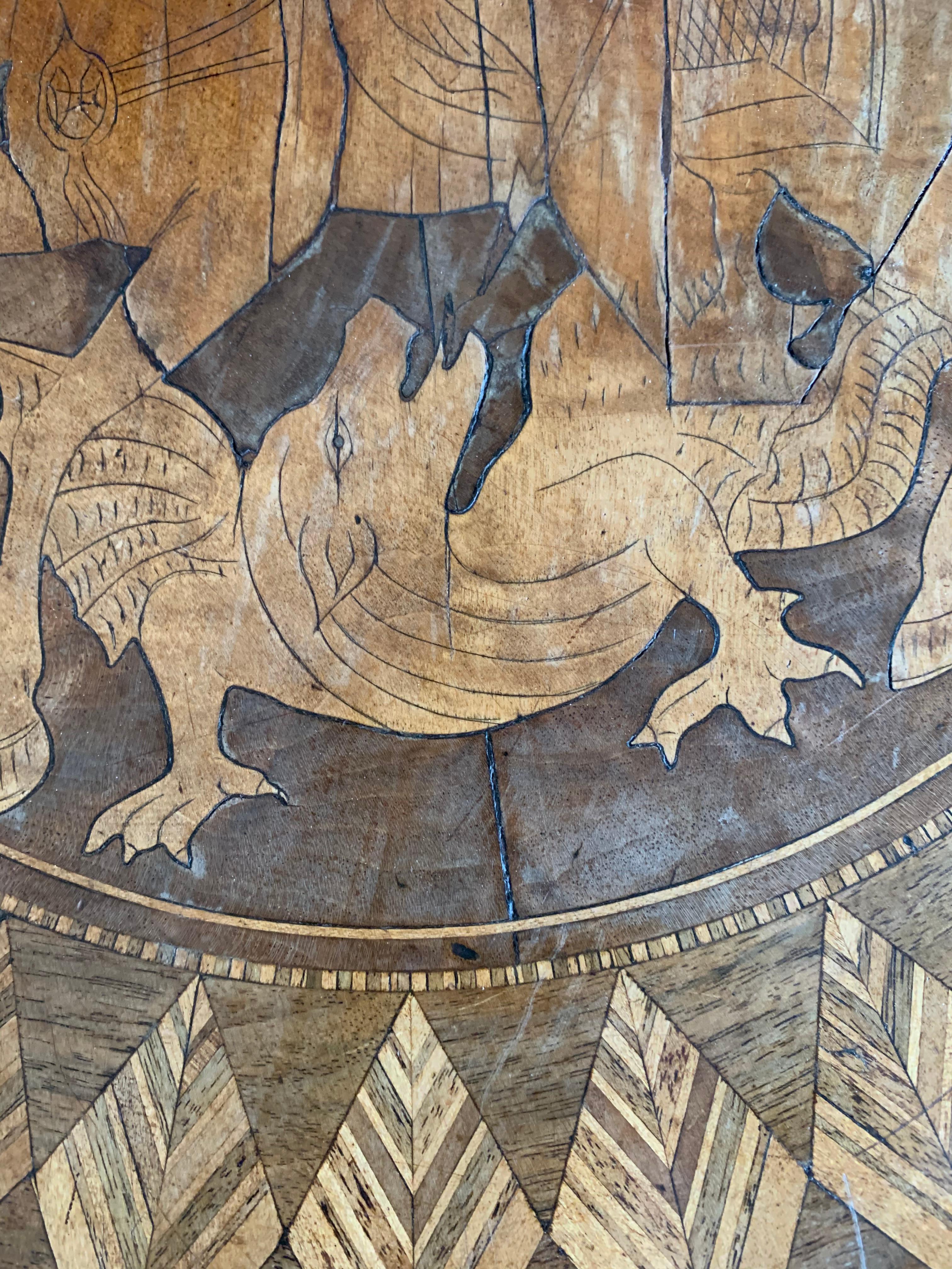 Rare Round Coffee Table w. Marquetry Inlay Depicting Saint George and the Dragon In Good Condition In Lisse, NL