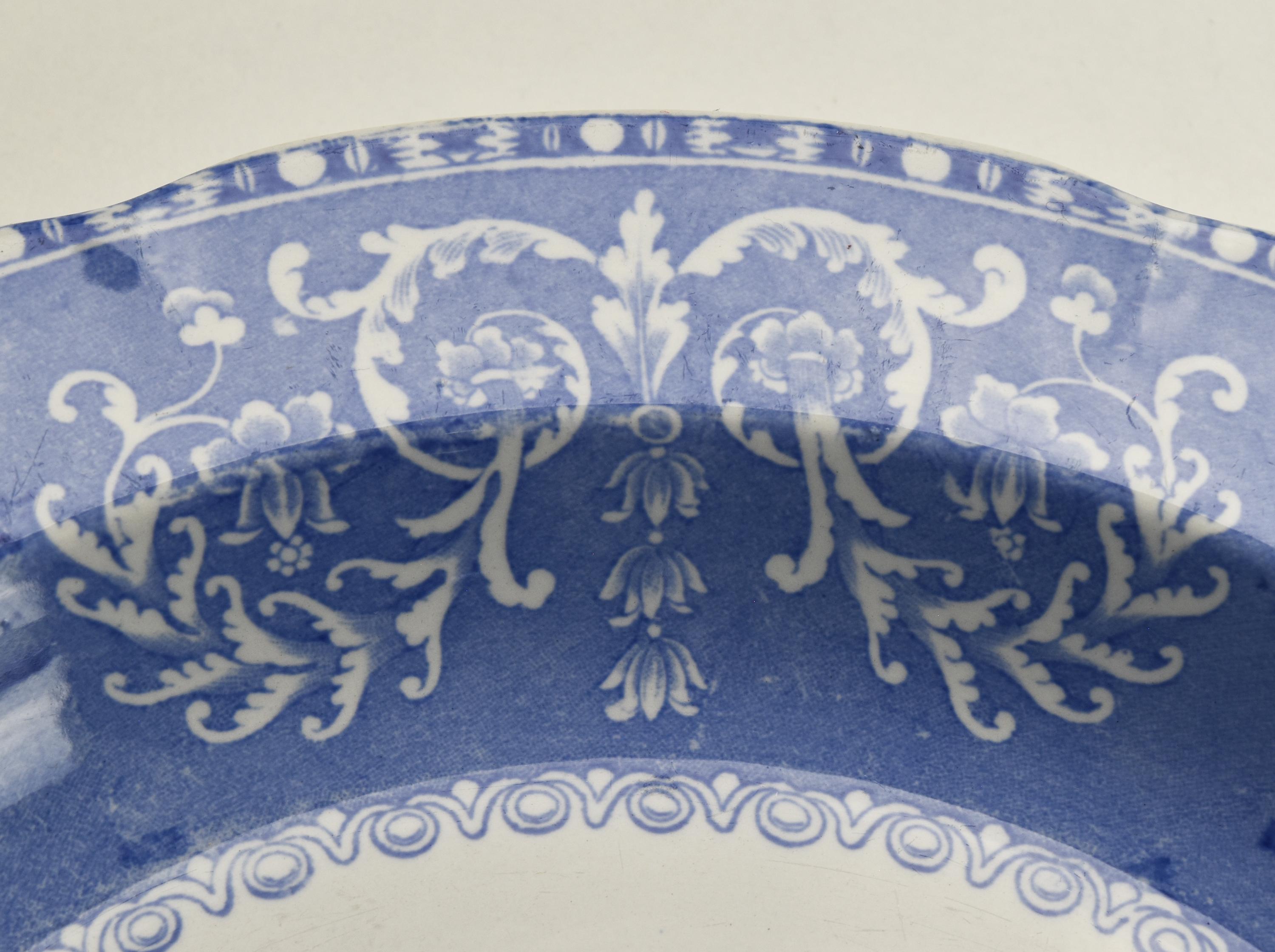 Seltene runde tiefe antike Spode Servierplatte/Schale/Schale/Schale mit Camilla Transferware (Spätes 19. Jahrhundert) im Angebot