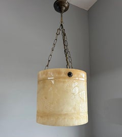 Rare lampe à suspension en albâtre de forme ronde  / Lanterne de l'ère Midcentury Modern