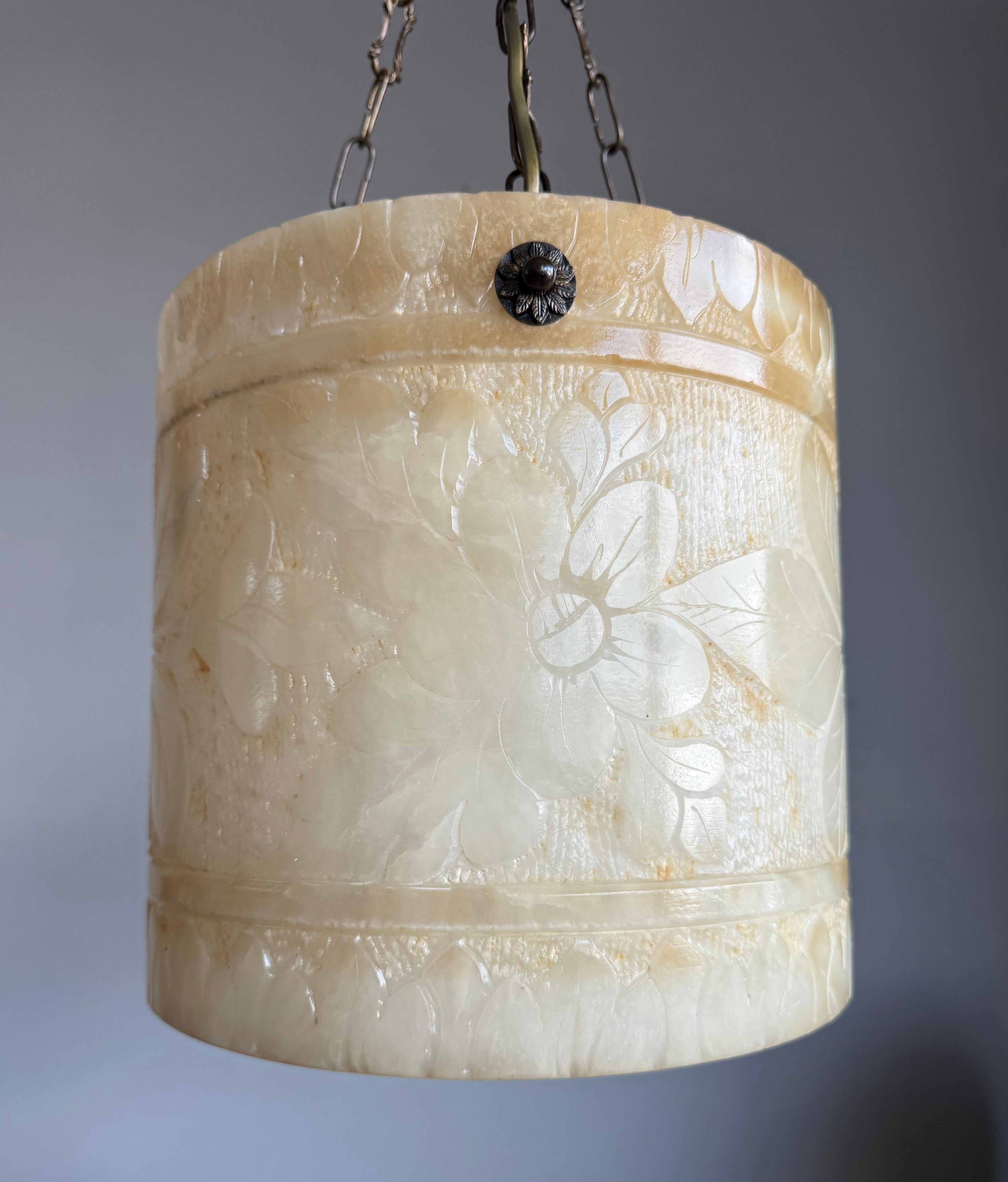 Seltene runde Alabaster-Pendelleuchte in runder Form  / Laterne Midcentury Modern Ära (Europäisch) im Angebot