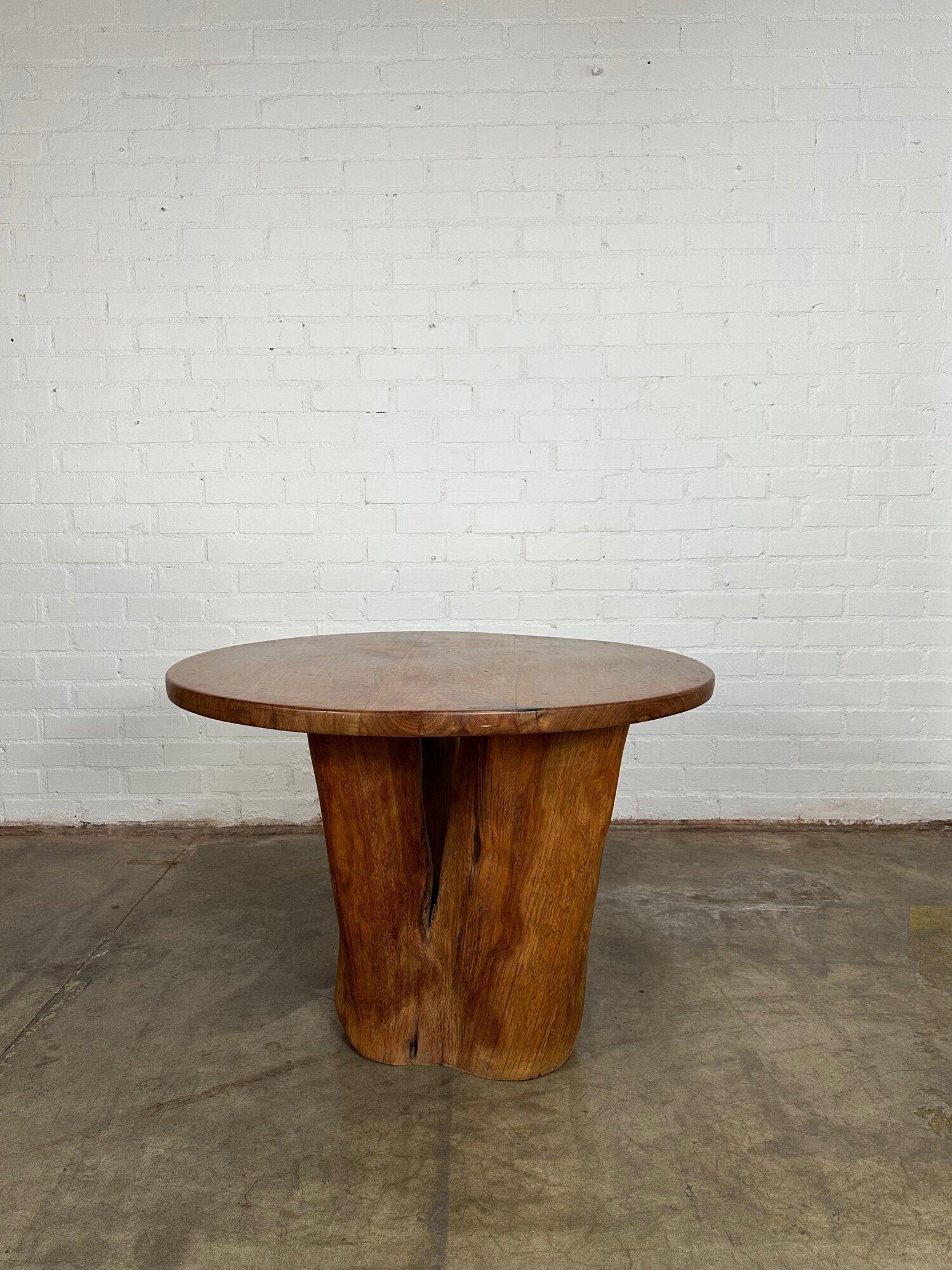 Rare Round Tree Root Dining table In Good Condition For Sale In Los Angeles, CA