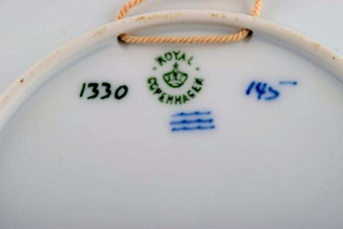 Raro plato de porcelana conmemorativo / de aniversario de Royal Copenhagen, fechado en 1912 Pintado a mano en venta