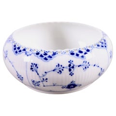 Raro azucarero de encaje completo acanalado azul de Royal Copenhagen (1898-1923)