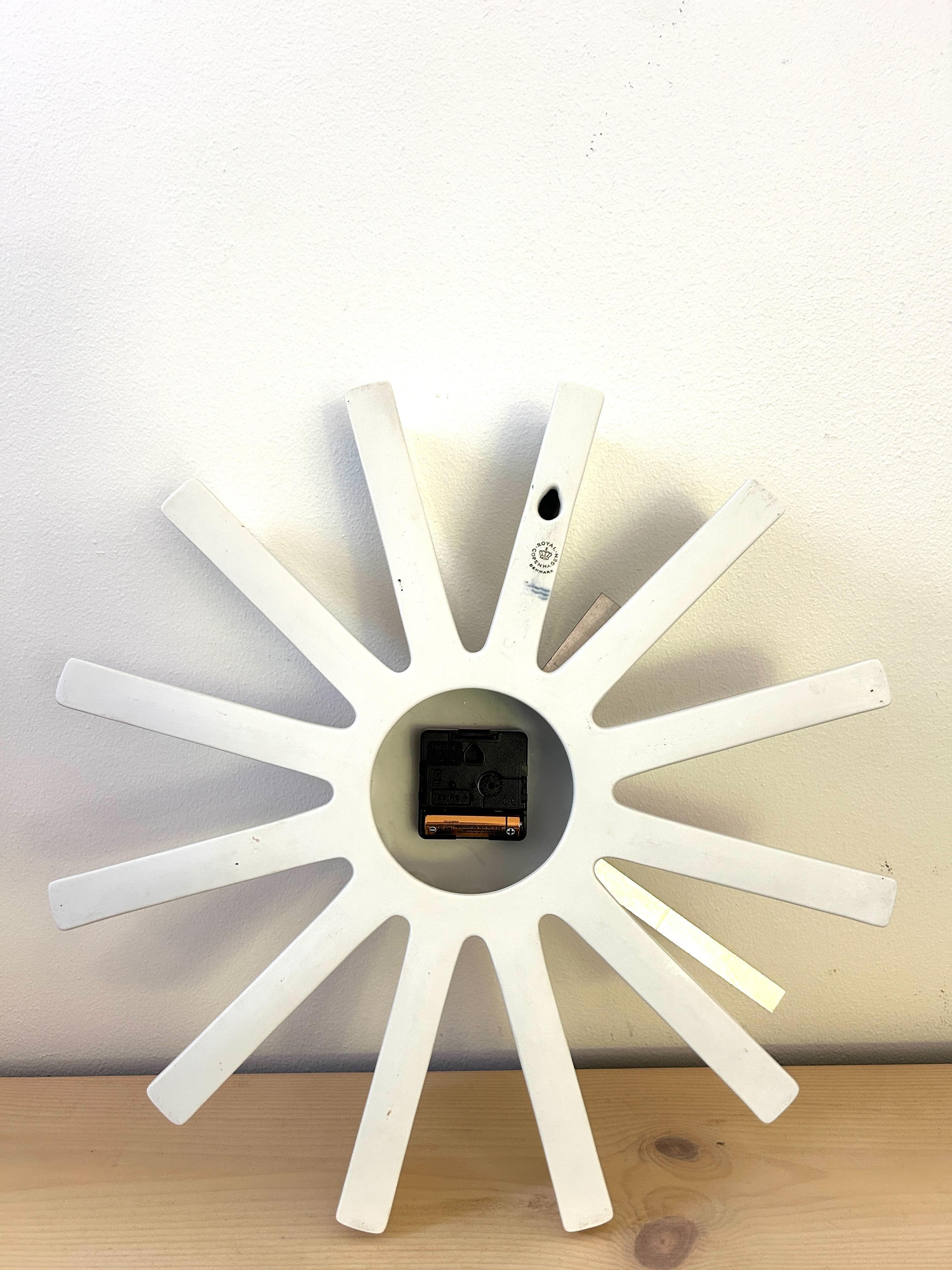 Rare Royal Copenhagen Wall Clock by Poul Pedersen, Model 5151, Denmark, 1976 For Sale 4