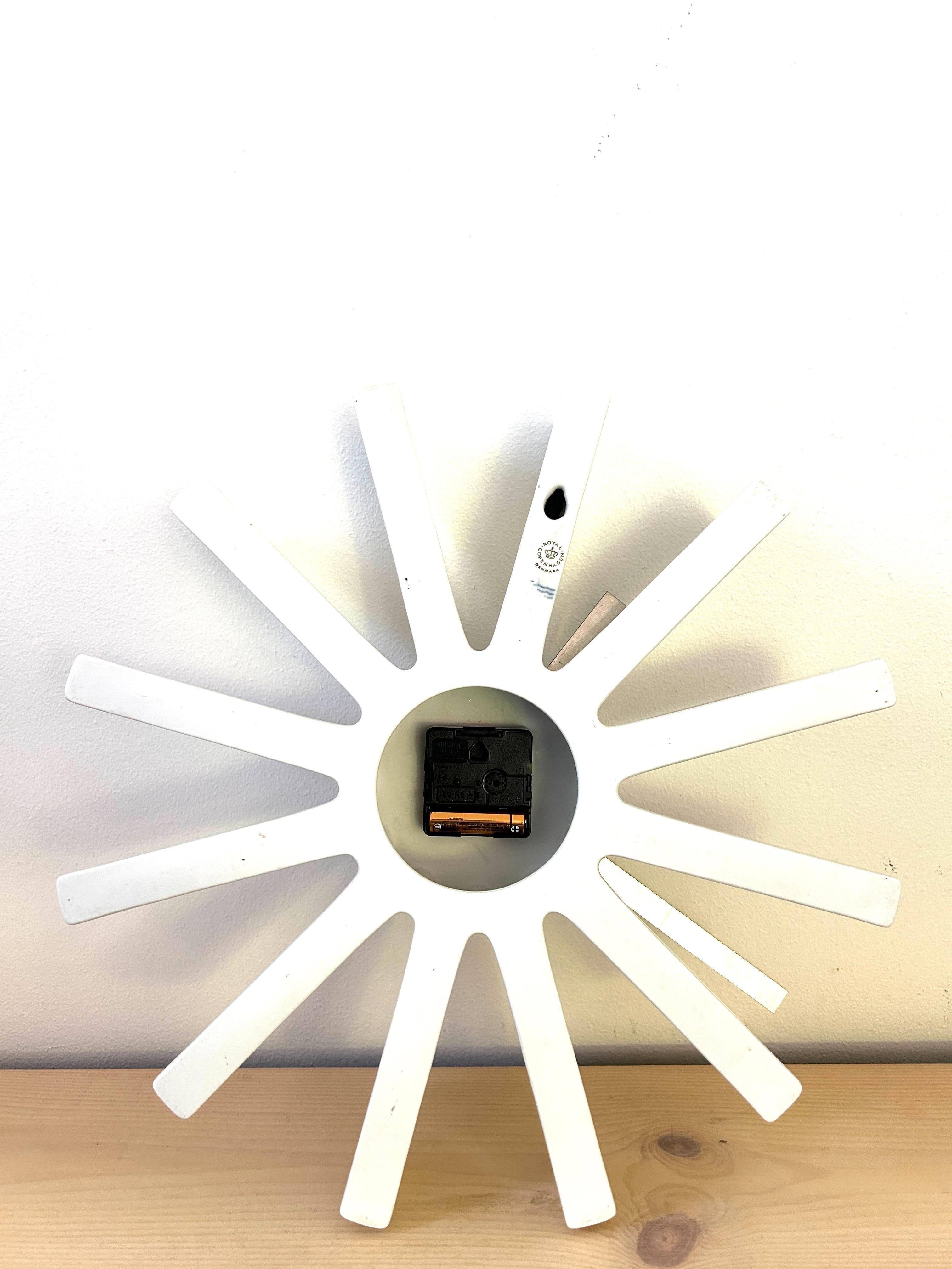 Rare Royal Copenhagen Wall Clock by Poul Pedersen, Model 5151, Denmark, 1976 For Sale 3