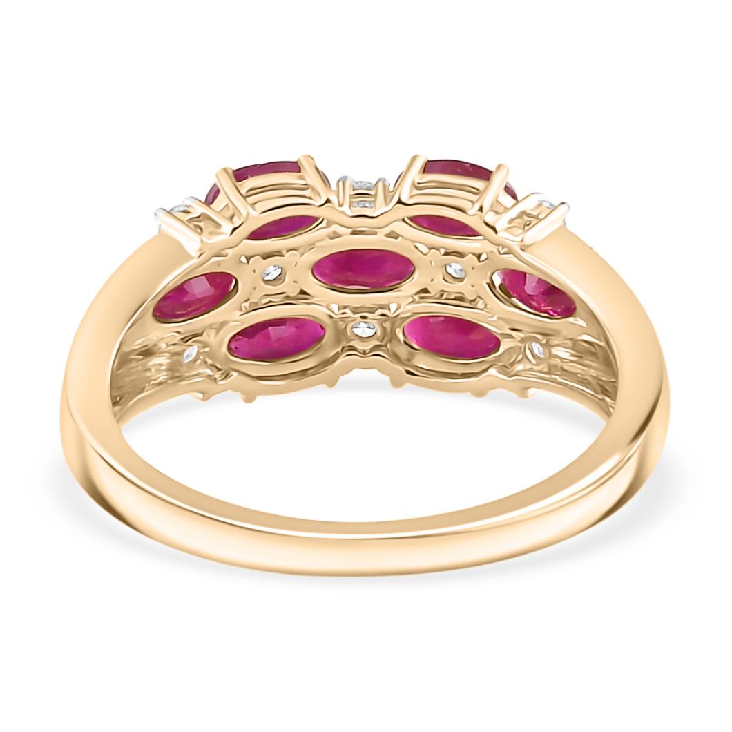 Im Angebot: Seltener Rubin-Hochzeitsring für sie mit Diamanten in 18 Karat Gelbgold, Geschenk für sie () 4
