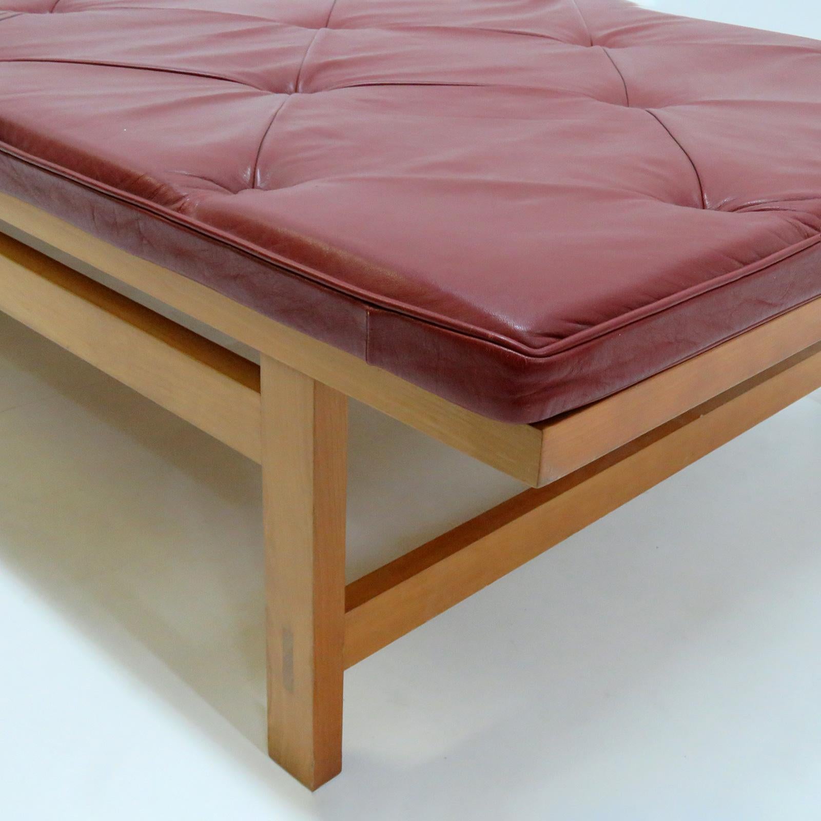 Late 20th Century Rare Rud Thygesen and Johnny Sørensen 'Kings Series' Daybed For Sale