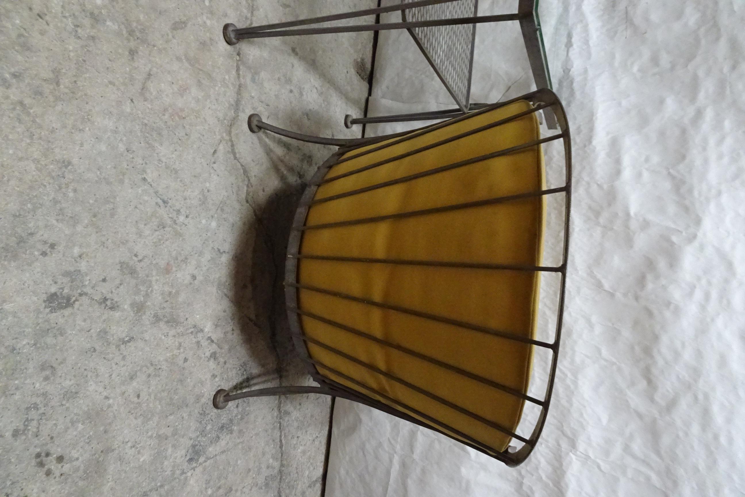 Rare Russel Woodard 1950`s  Lounge Chairs and Table In Good Condition For Sale In Hollywood, FL