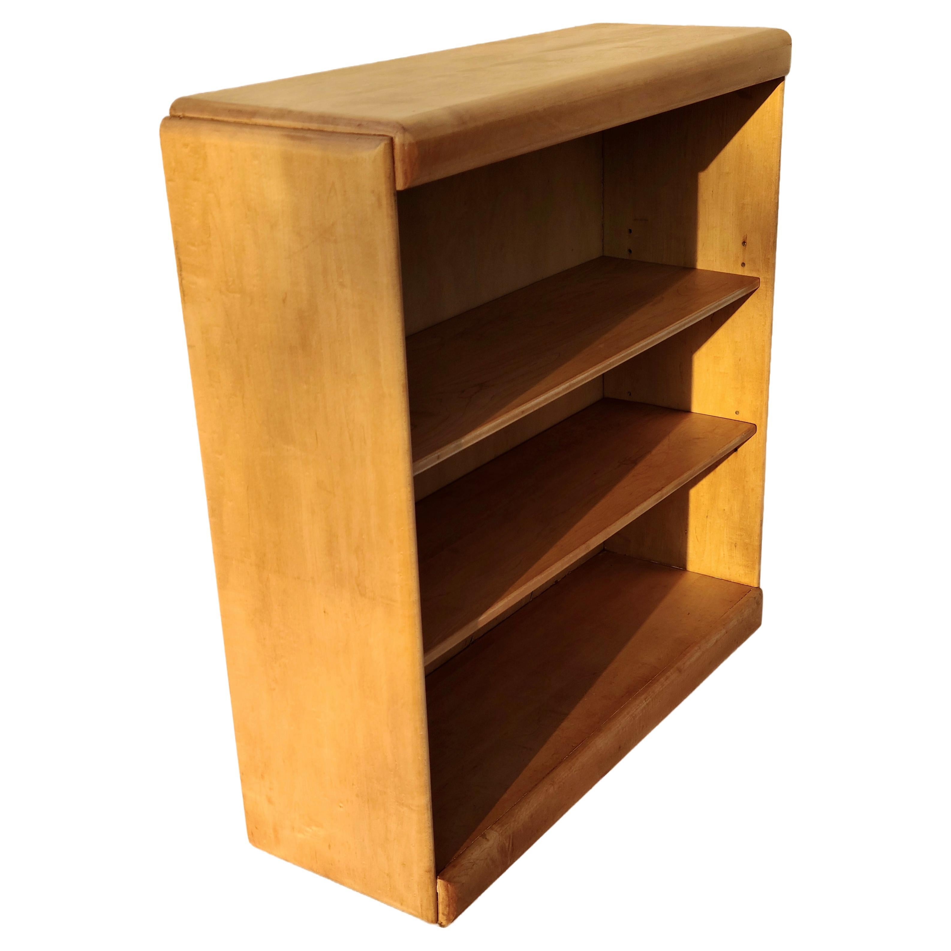 Rare Russel Wright American Modern bookshelf for Conant Ball  In Good Condition For Sale In Fraser, MI