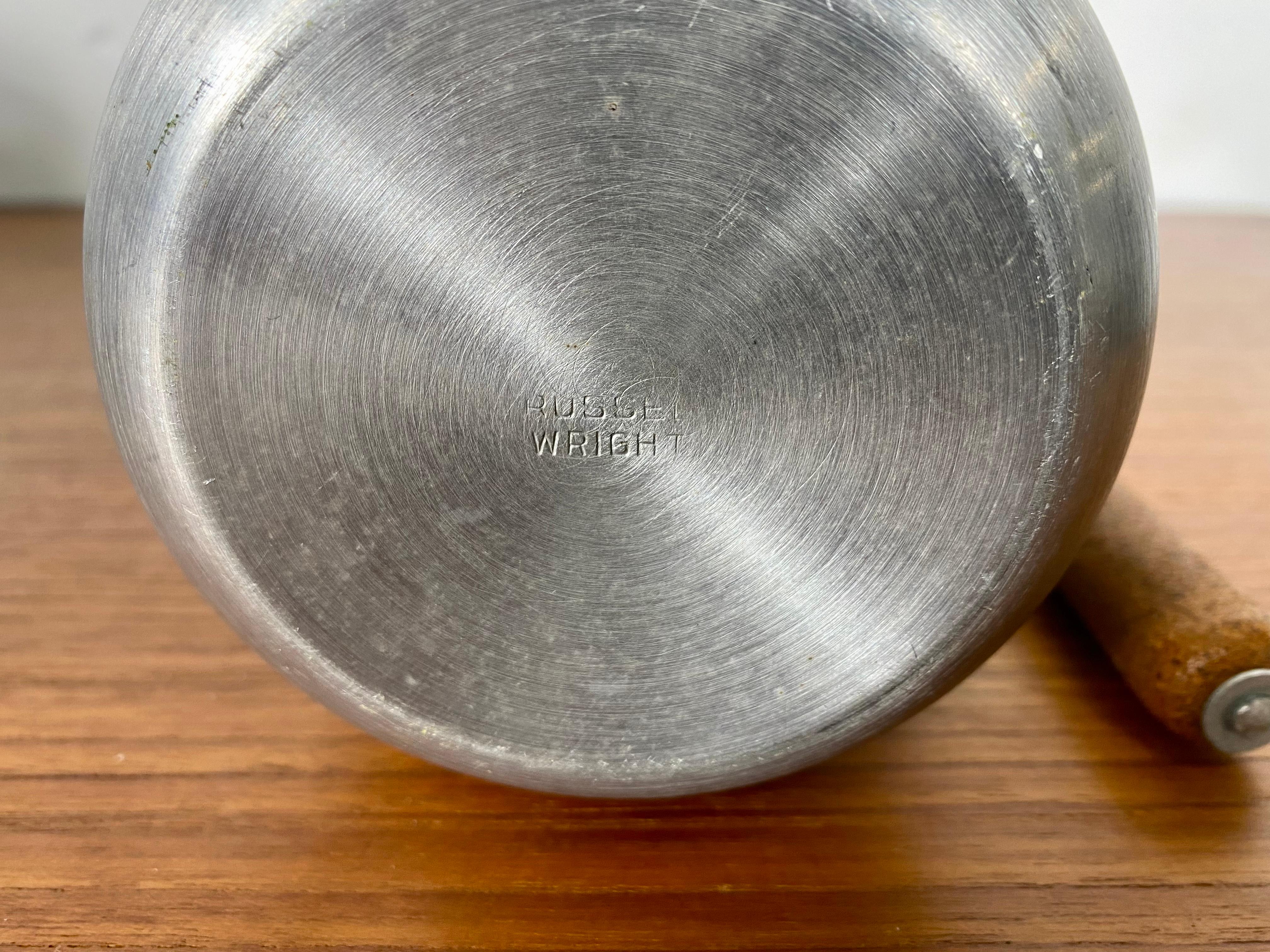 Américain Rare ensemble de gobelets / tasses Russel Wright en aluminium filé et liège '8' en vente